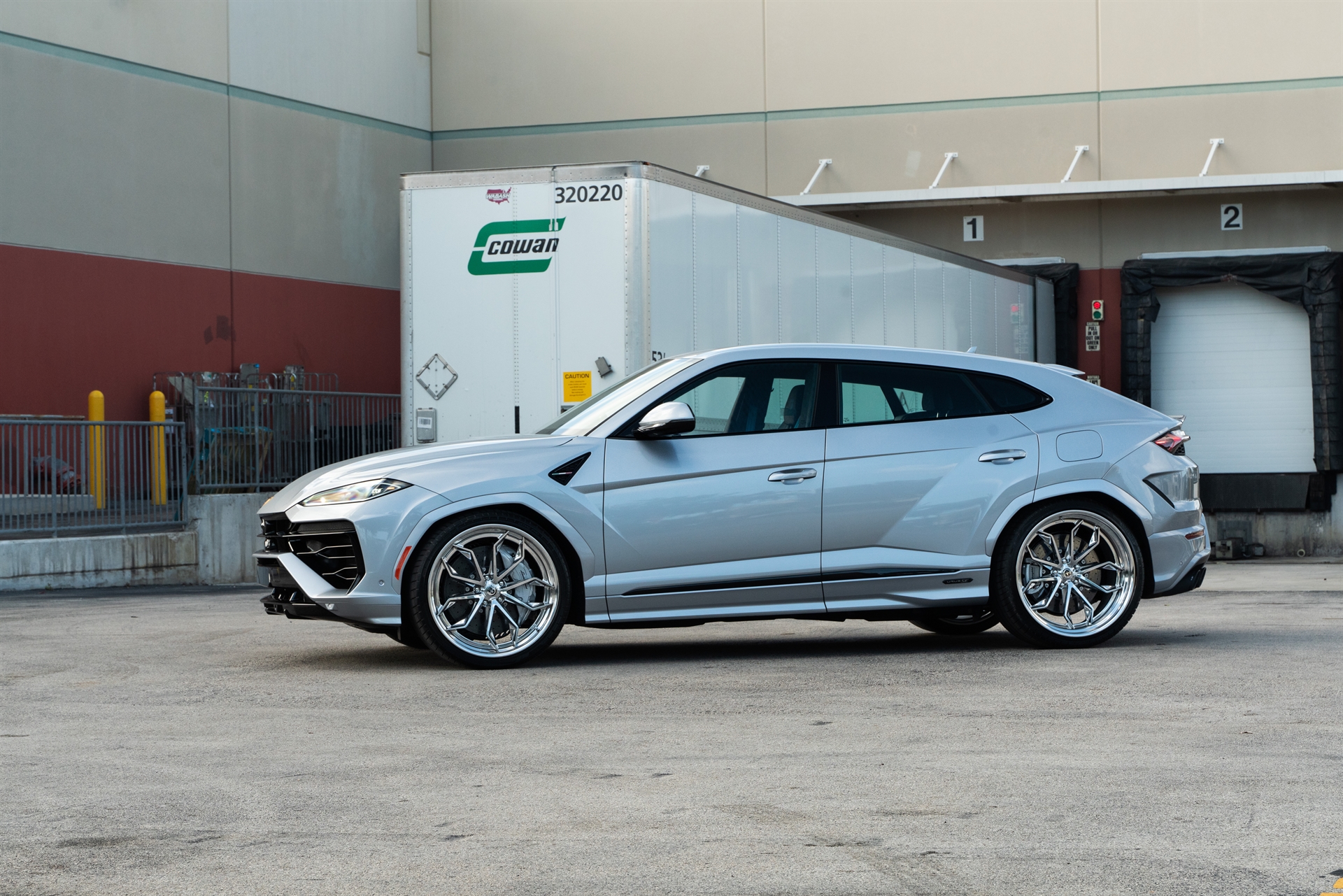 Lamborghini Urus SE | Grigio Nimbus | on HRE S201H | Polished Clear  