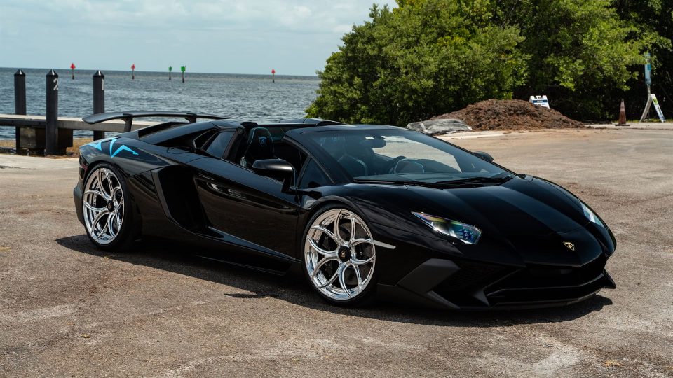 World's First Aventador on 355s | 22×13.5 – The Widest, Most