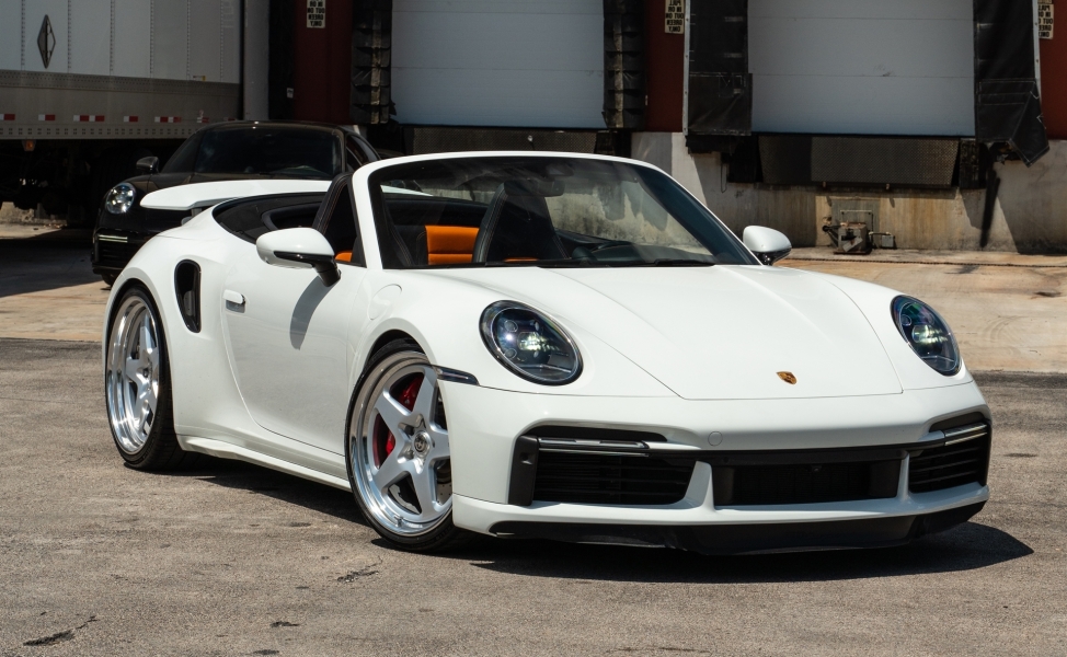 Porsche 992 Turbo S on HRE 527 FMR