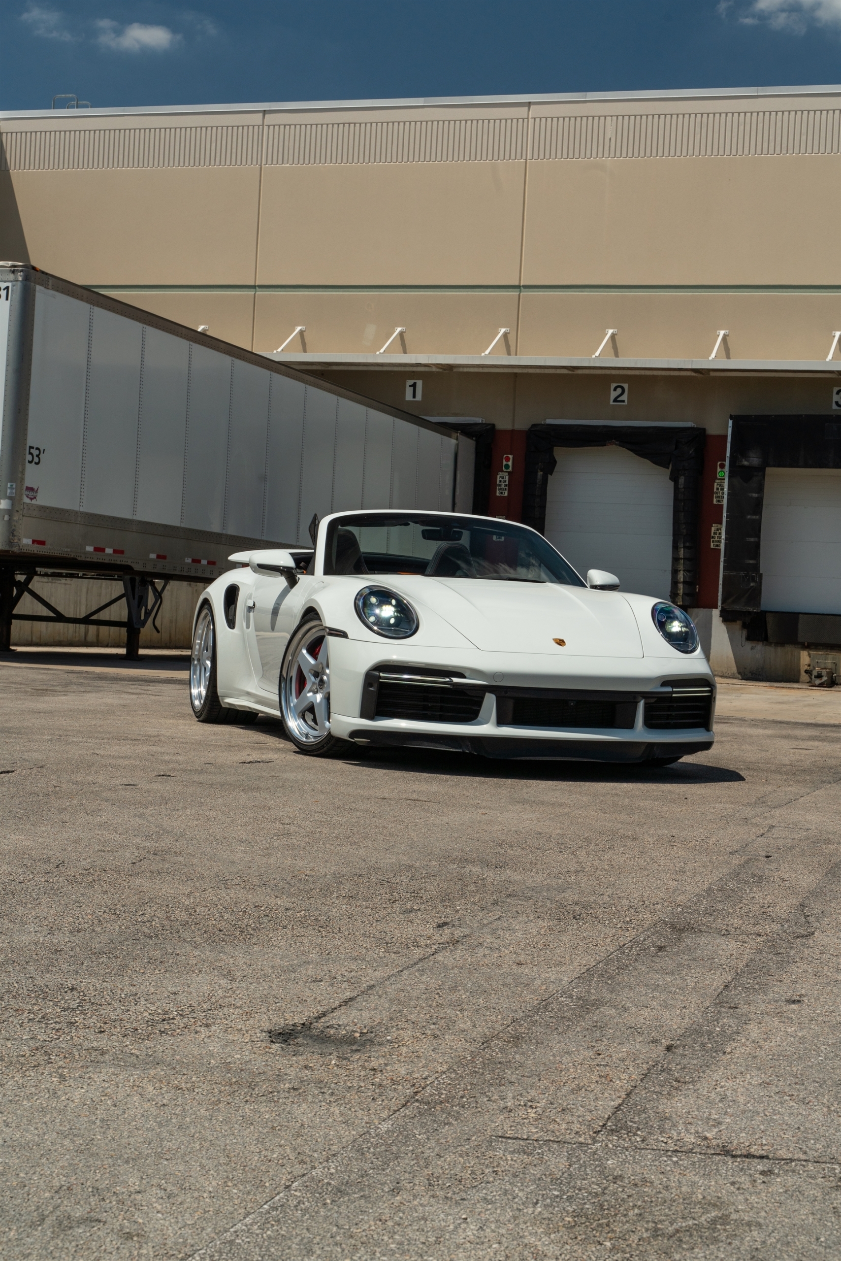 Porsche 992 Turbo S on HRE 527 FMR