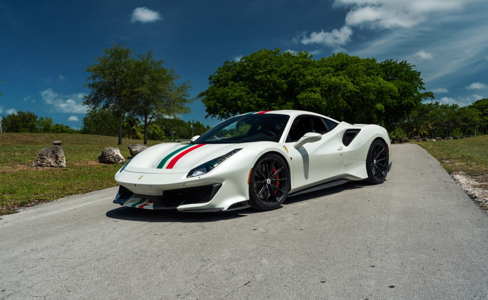 Ferrari 488 Pista on HRE P104SC
