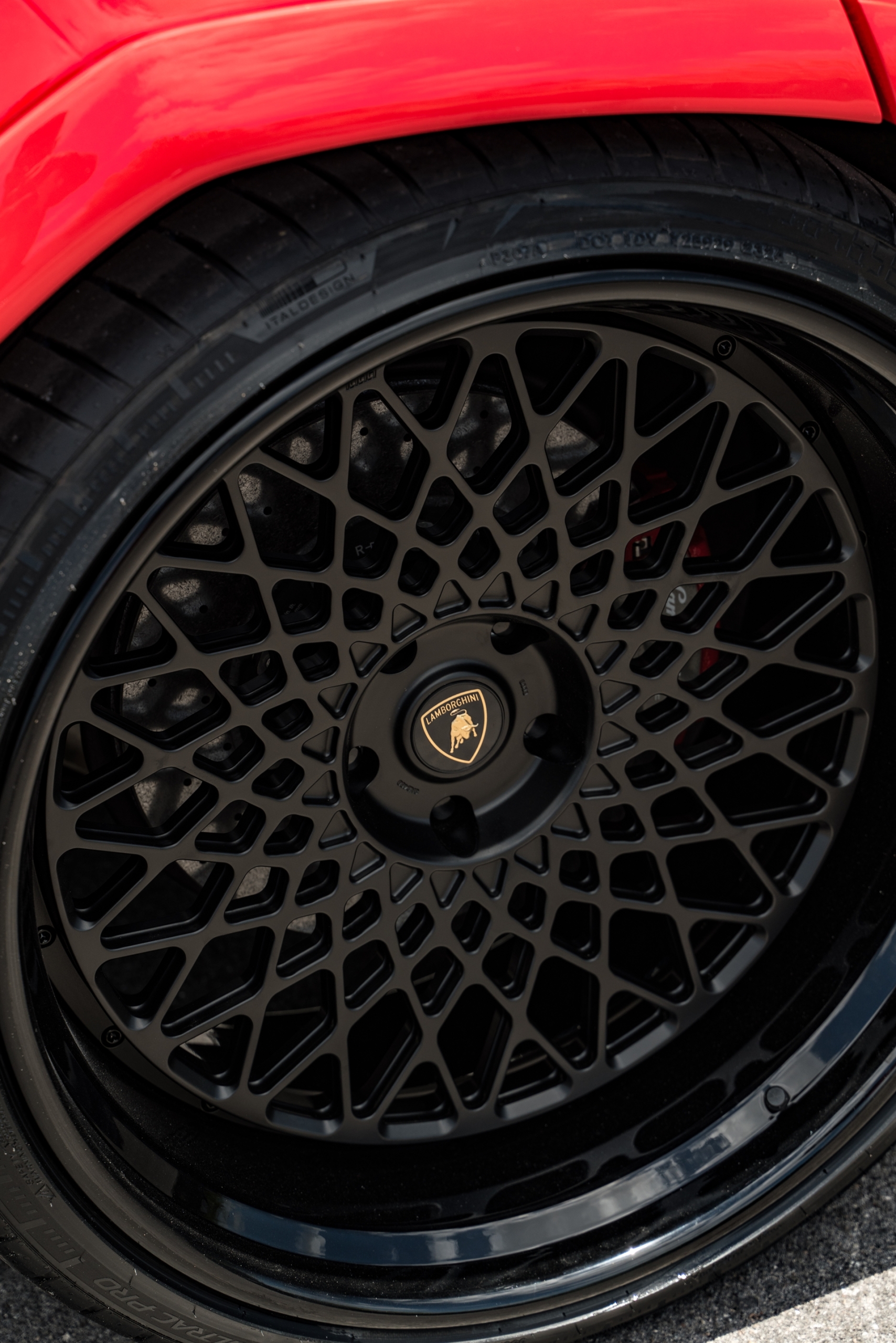 Lamborghini Urus | Rosso Mars | on 1886 S009 | Satin Black