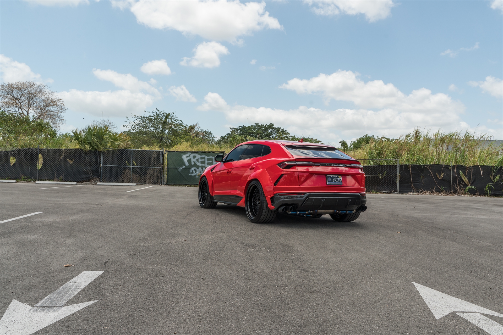 Lamborghini Urus | Rosso Mars | on 1886 S009 | Satin Black