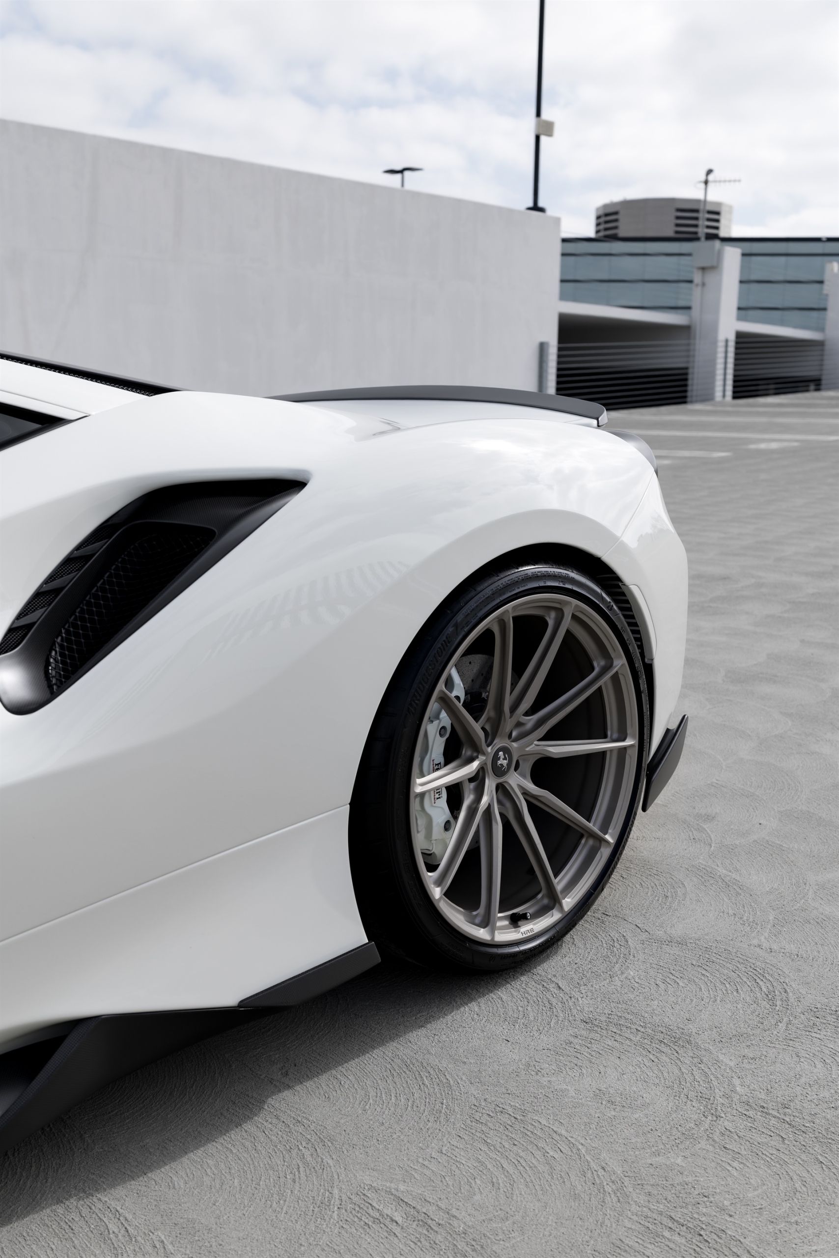 Ferrari 488 Pista | Bianco Avus | on HRE P104SC | Satin White Gold