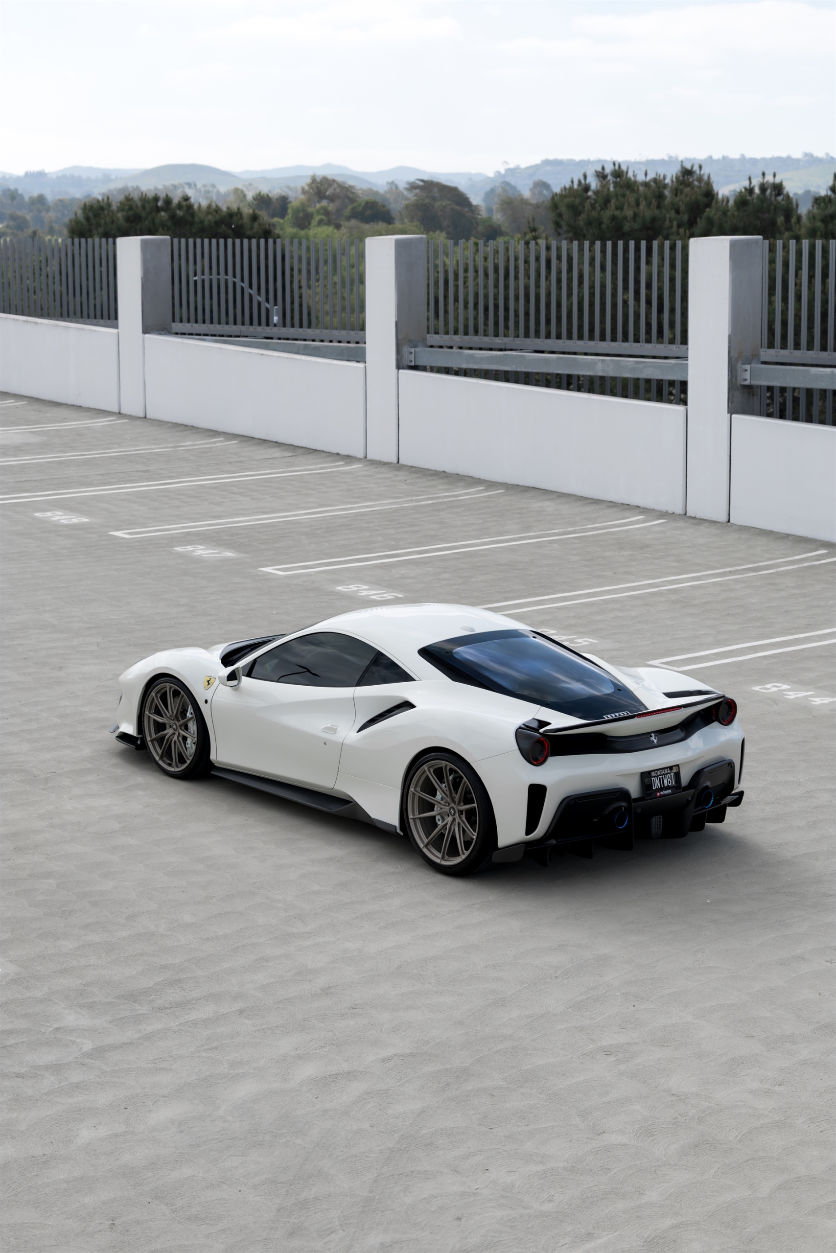 Ferrari 488 Pista | Bianco Avus | on HRE P104SC | Satin White Gold