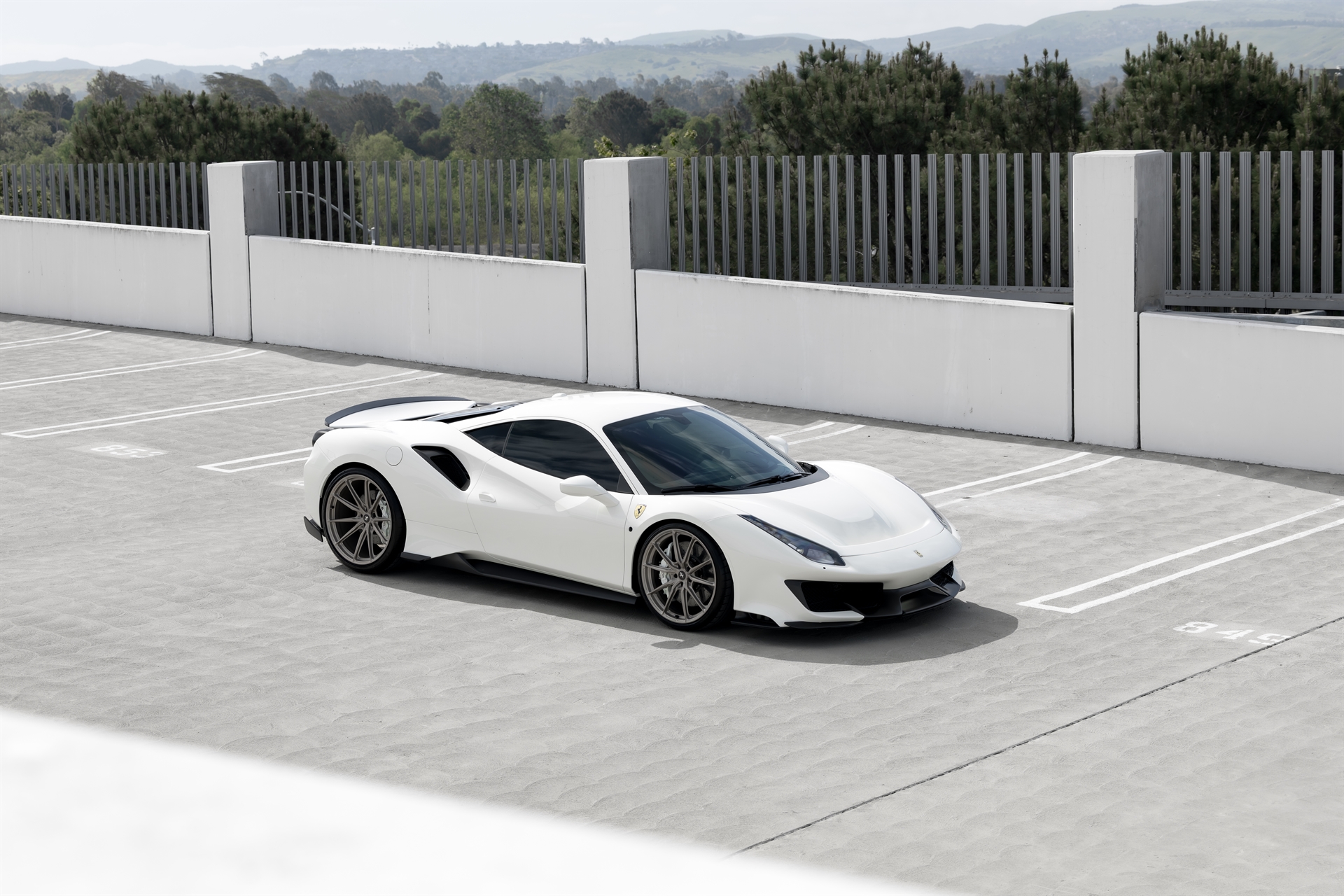 Ferrari 488 Pista | Bianco Avus | on HRE P104SC | Satin White Gold