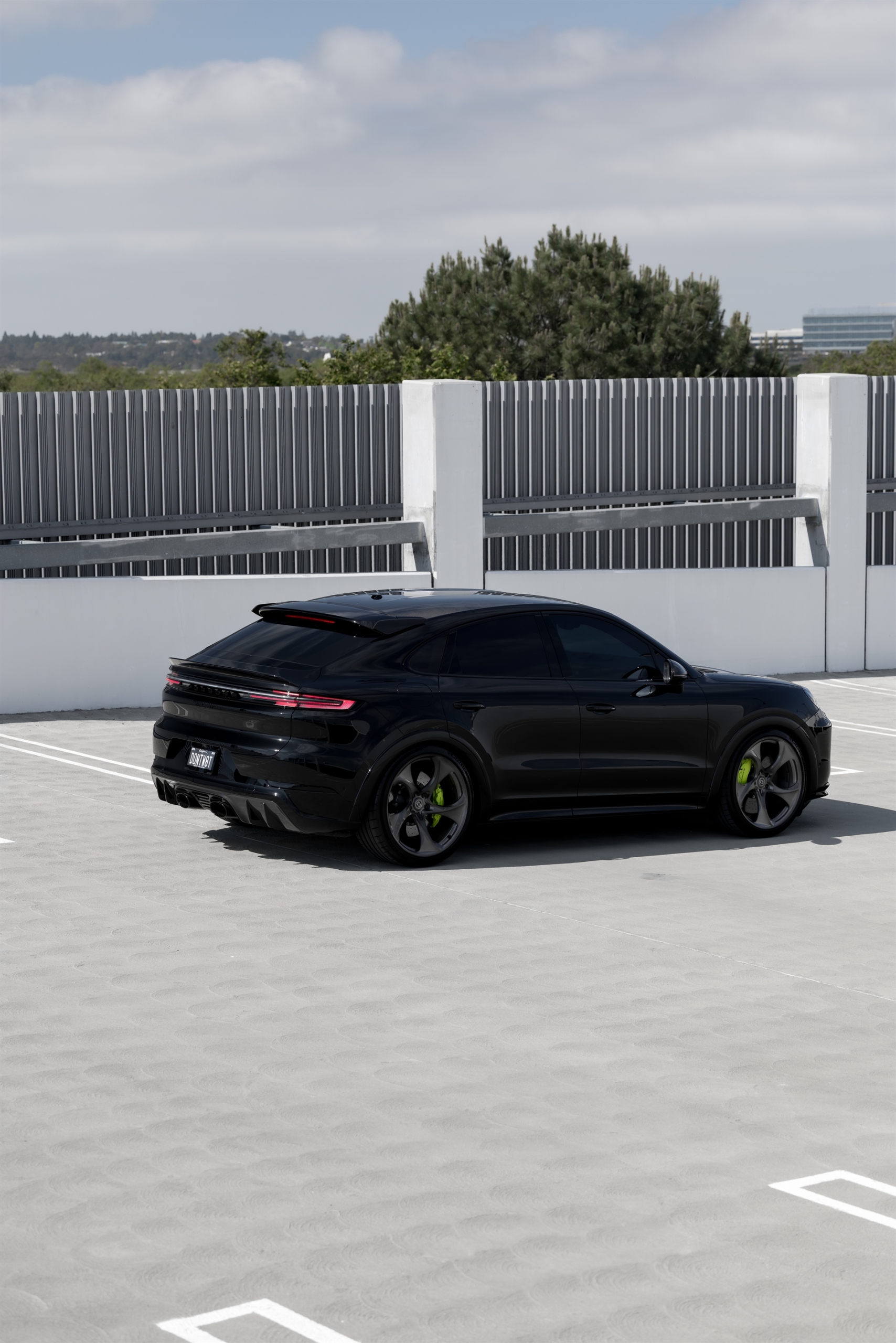 Porsche Cayenne on HRE 522M