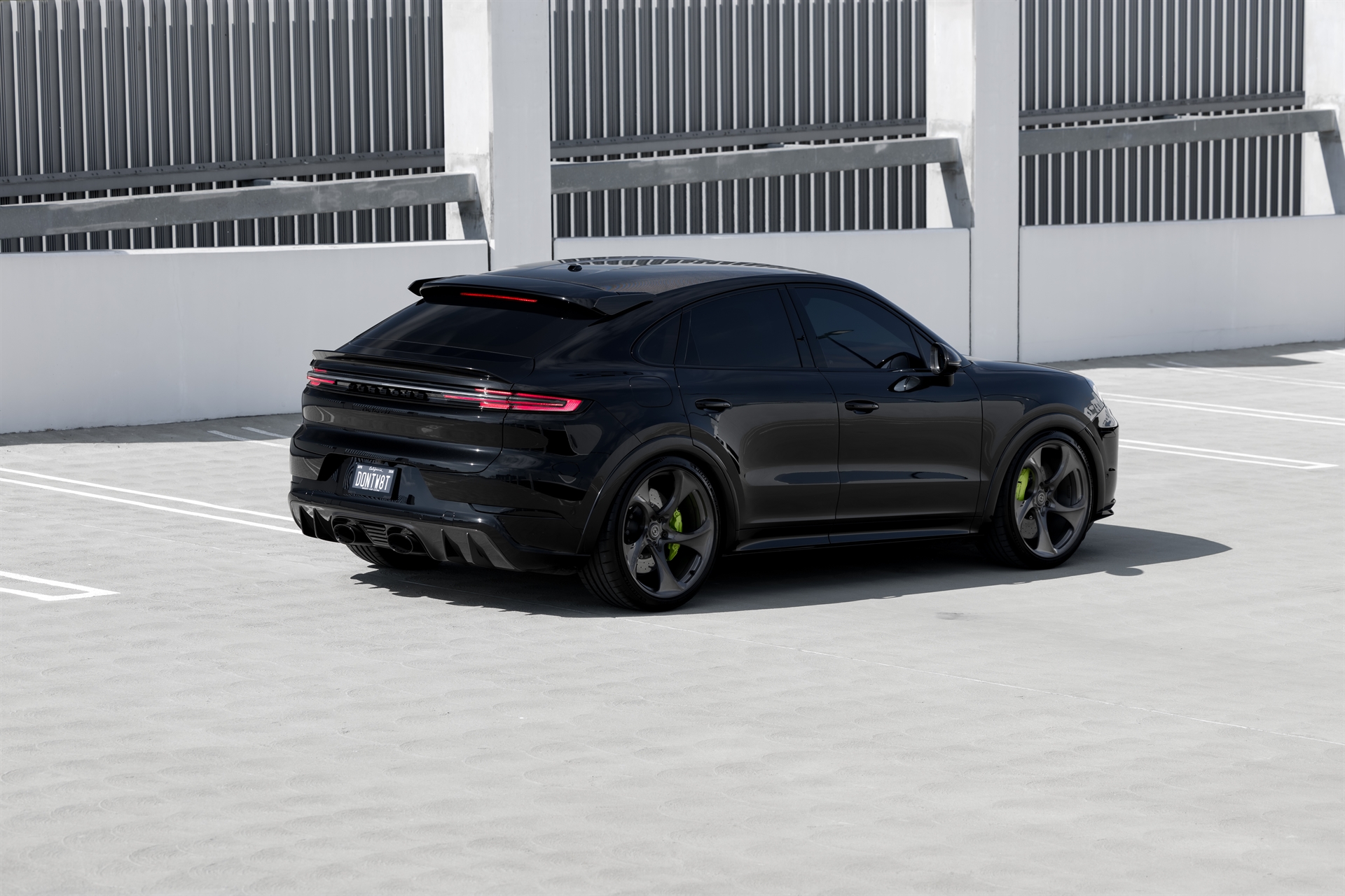 Porsche Cayenne on HRE 522M