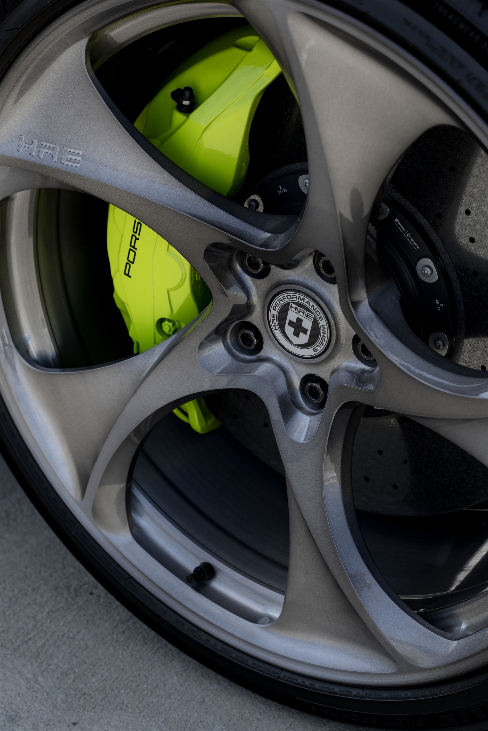 Porsche Cayenne on HRE 522M