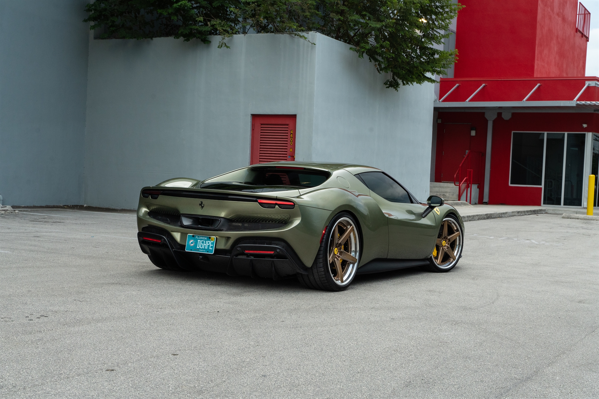 Ferrari 296 GTB | Verde Mansoni | on ANRKY RS5.3 | Mirror Polished Champagne