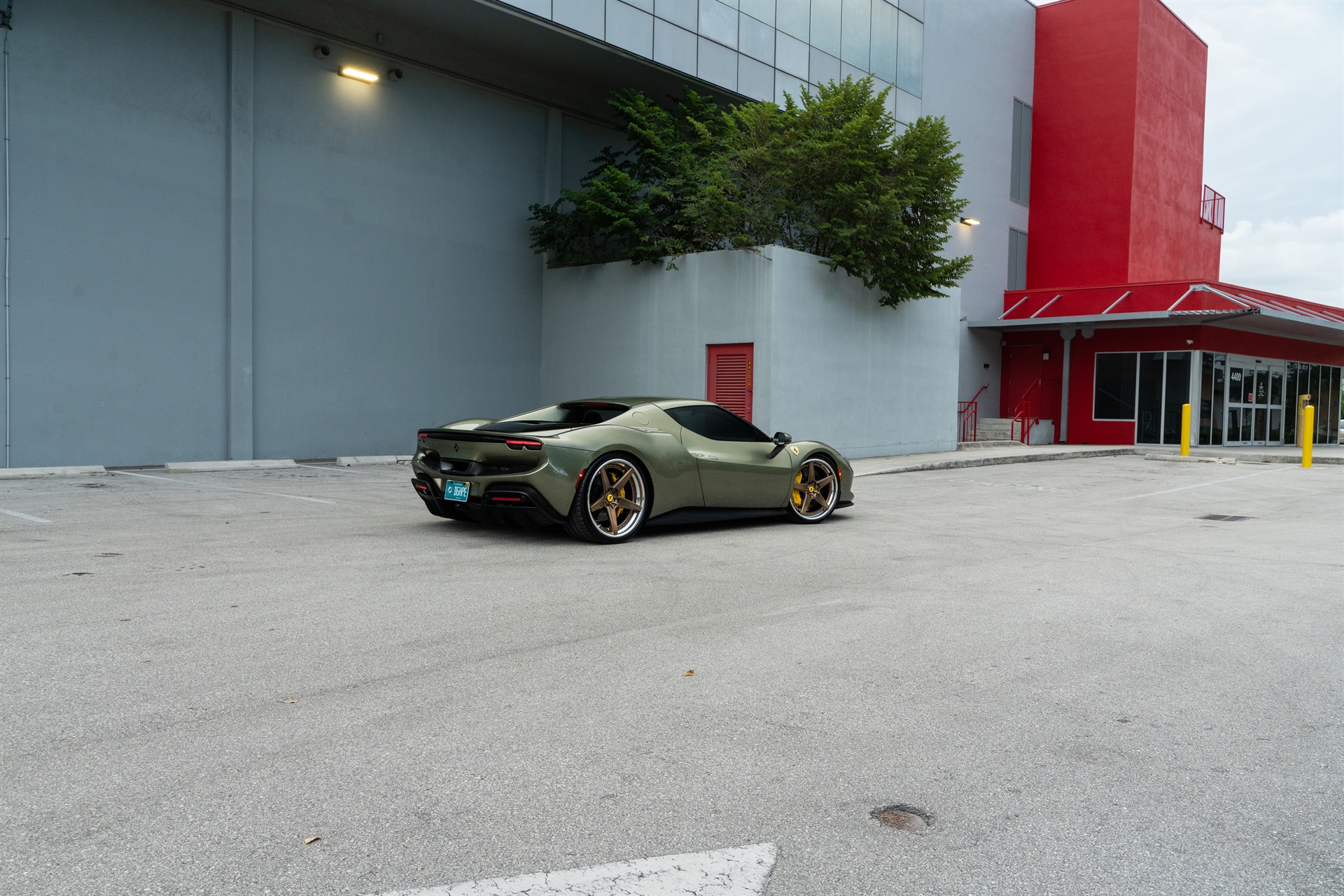 Ferrari 296 GTB | Verde Mansoni | on ANRKY RS5.3 | Mirror Polished Champagne