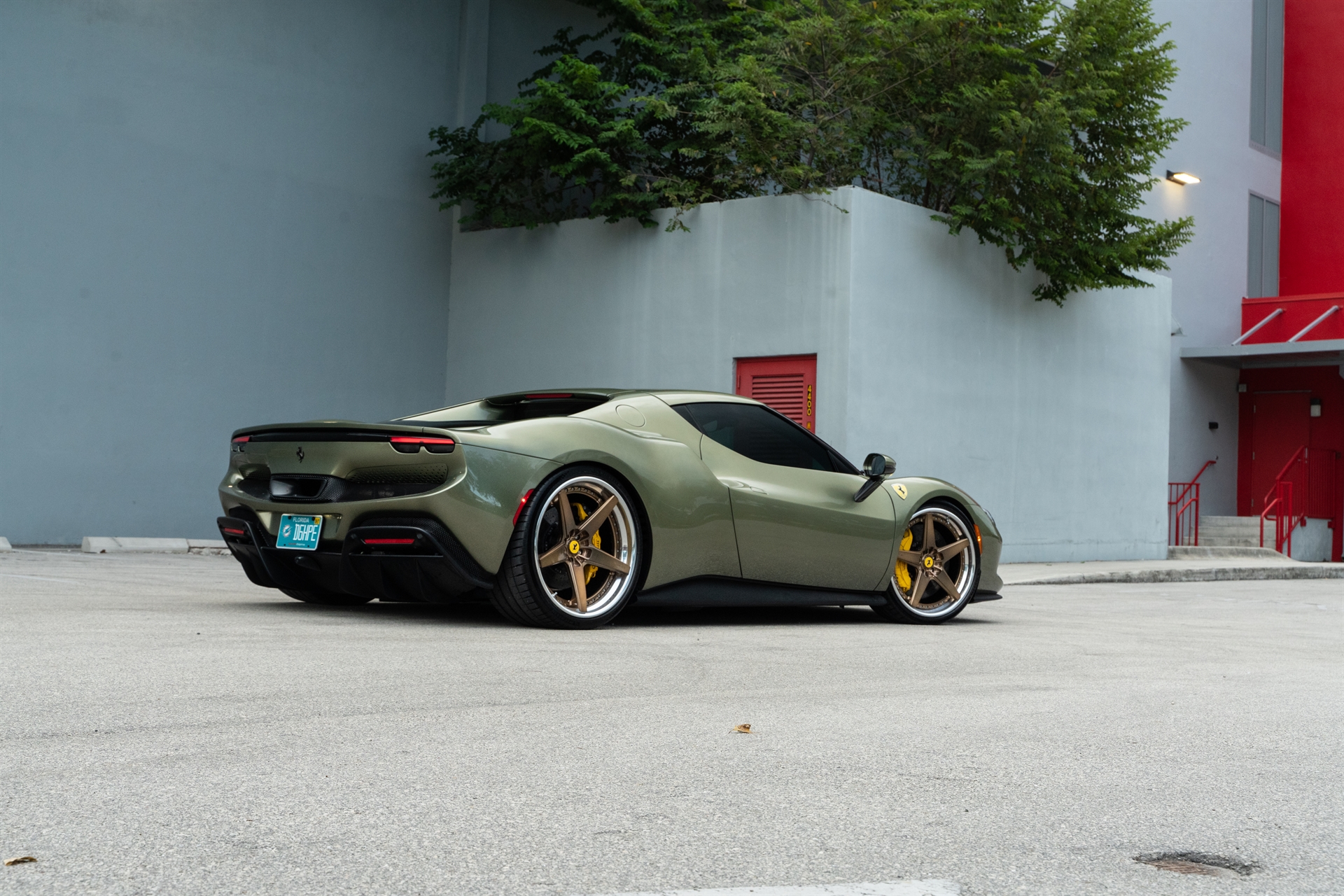 Ferrari 296 GTB | Verde Mansoni | on ANRKY RS5.3 | Mirror Polished Champagne