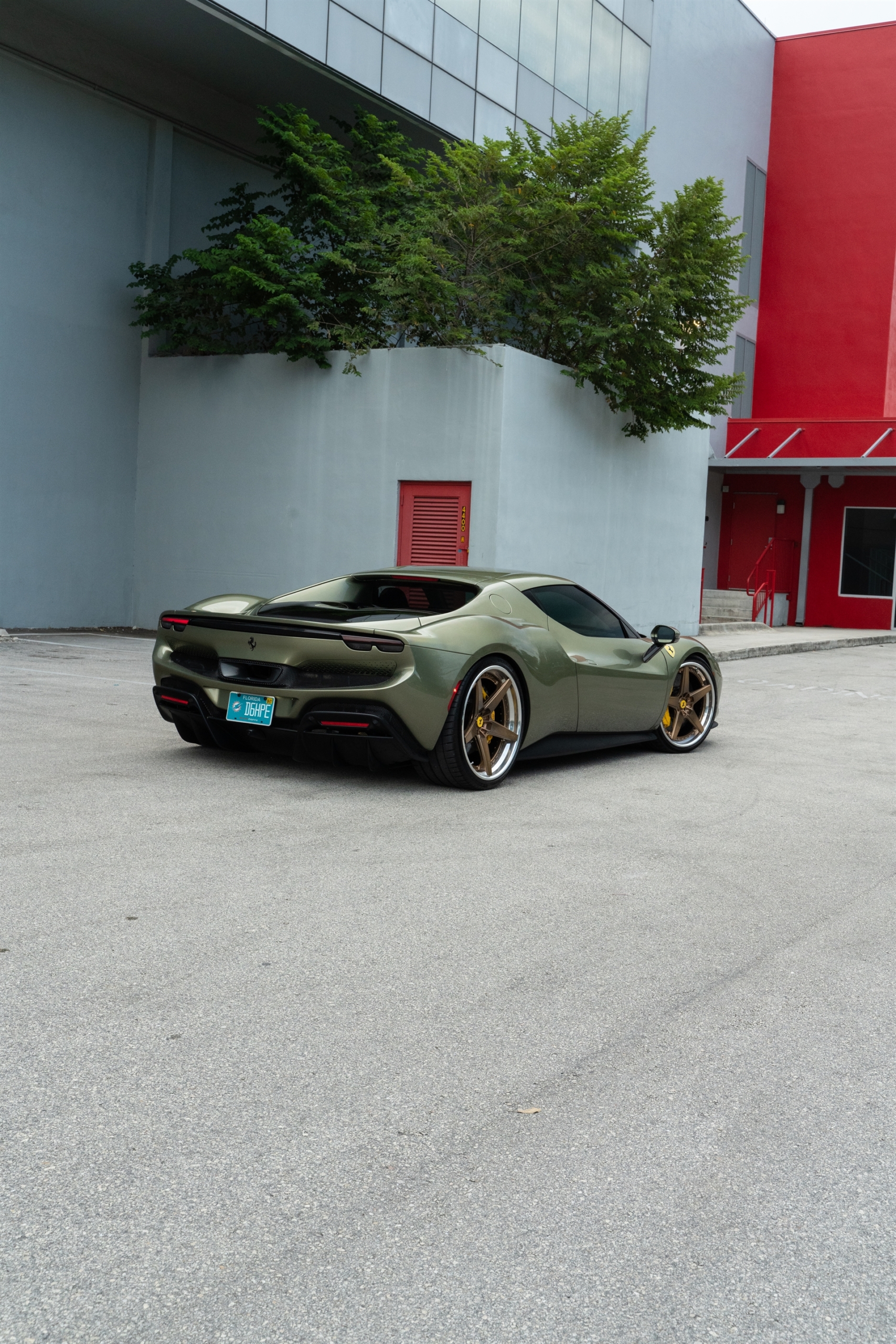 Ferrari 296 GTB | Verde Mansoni | on ANRKY RS5.3 | Mirror Polished Champagne