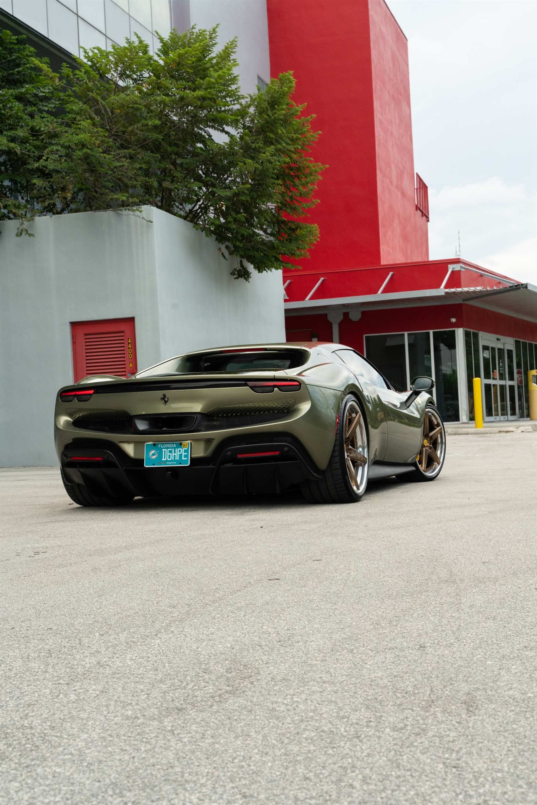 Ferrari 296 GTB | Verde Mansoni | on ANRKY RS5.3 | Mirror Polished Champagne