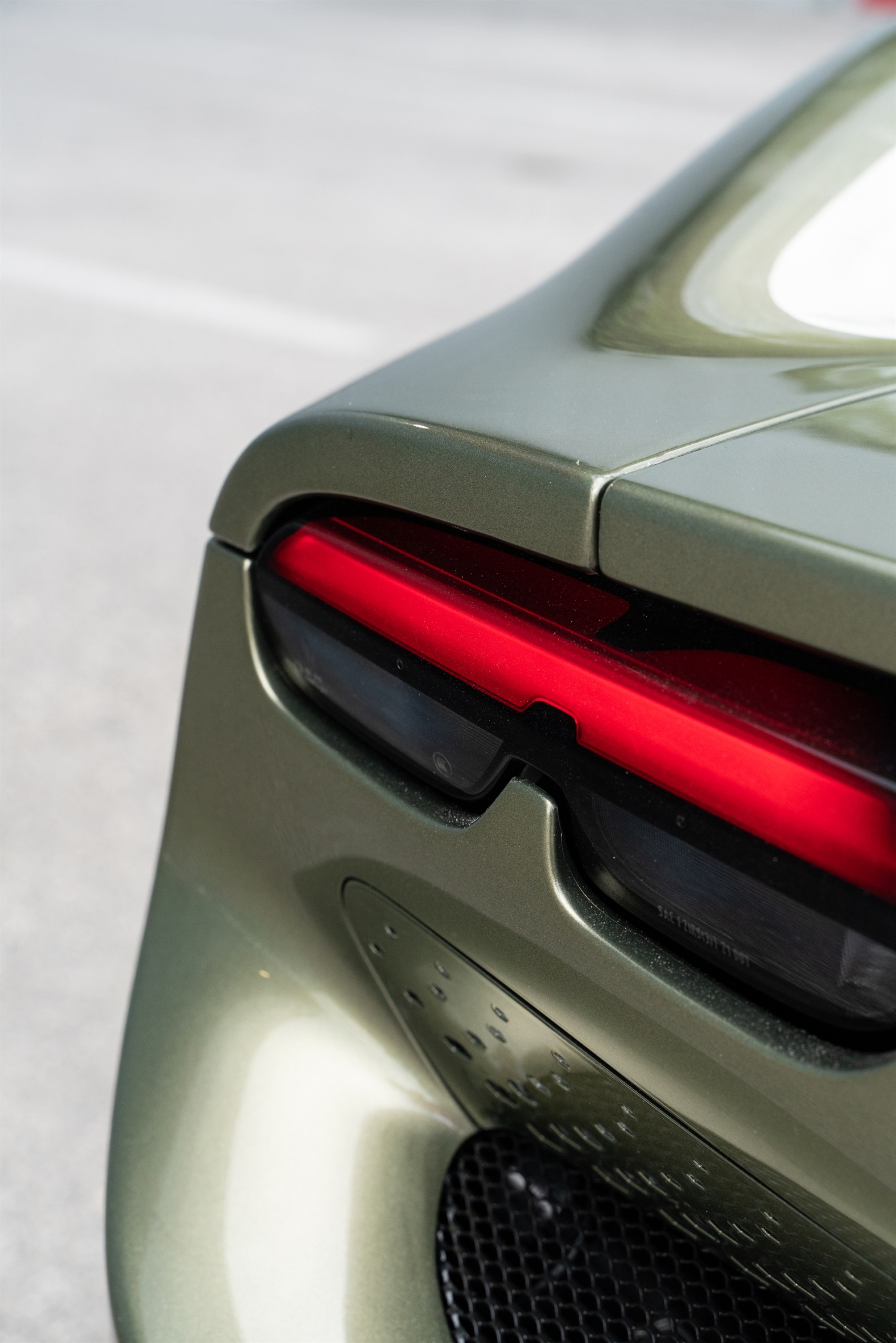 Ferrari 296 GTB | Verde Mansoni | on ANRKY RS5.3 | Mirror Polished Champagne