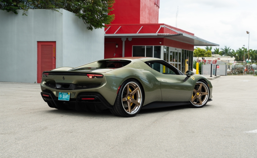 Ferrari 296 GTB | Verde Mansoni | on ANRKY RS5.3 | Mirror Polished Champagne