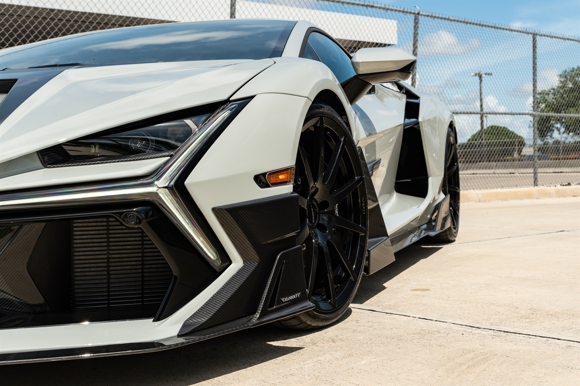 MANSORY Lamborghini Revuelto | Grigio Hati | on Mansory FV.10 Wheels | Gloss Black