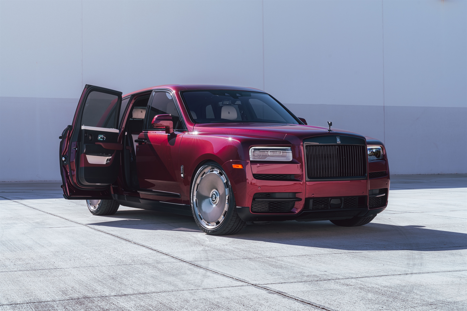 Rolls Royce Cullinan on HRE L108M