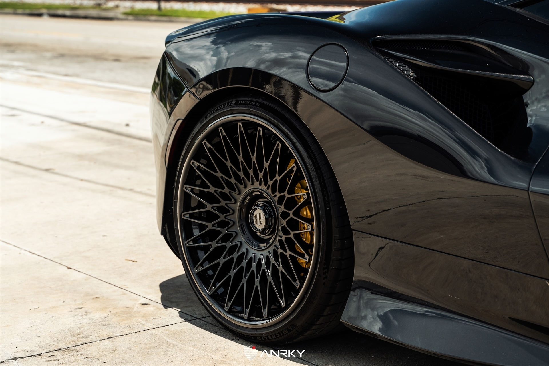 Ferrari F8 Tributo – RETROSeries RS7.3