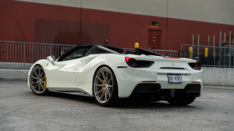 Ferrari 488 | Bianco Fuji | on HRE P104SC | Satin White Gold