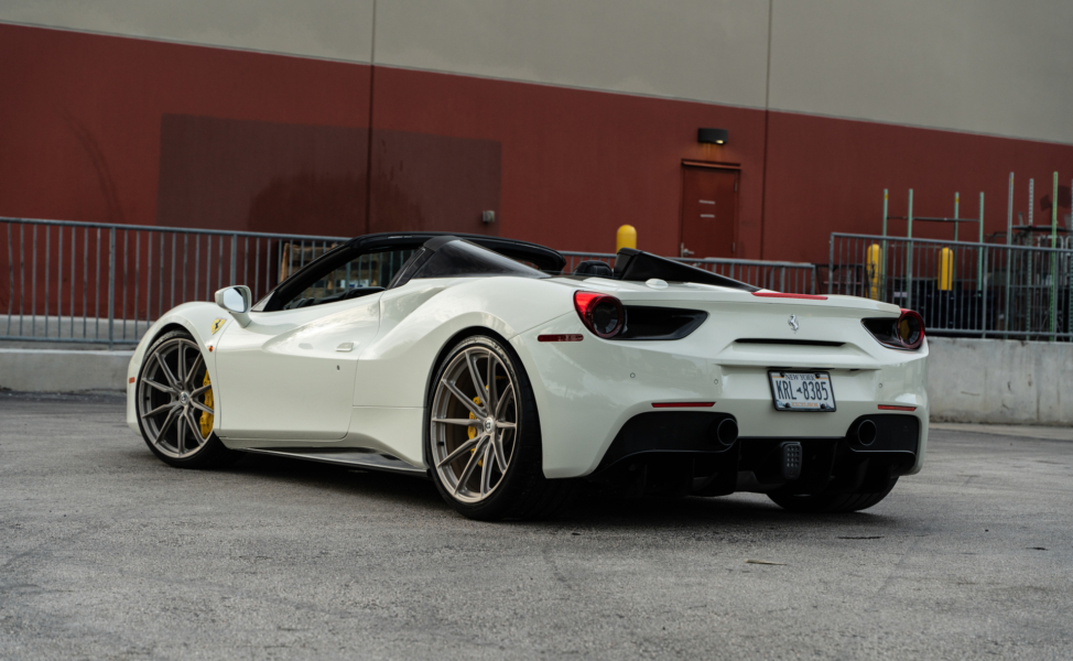 Ferrari 488 | Bianco Avus | on HRE P104SC | Satin White Gold