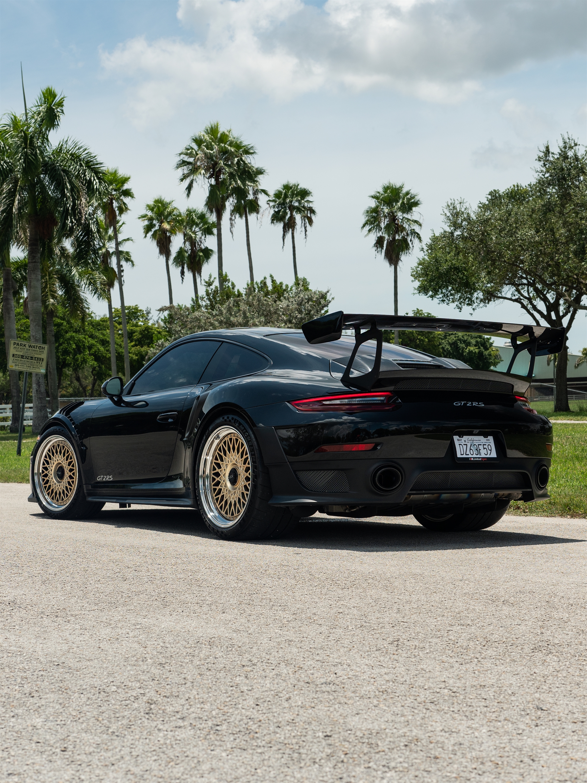 Porsche 991 GT2 RS | Black | On HRE 501 FMR | Frozen Polished Gold