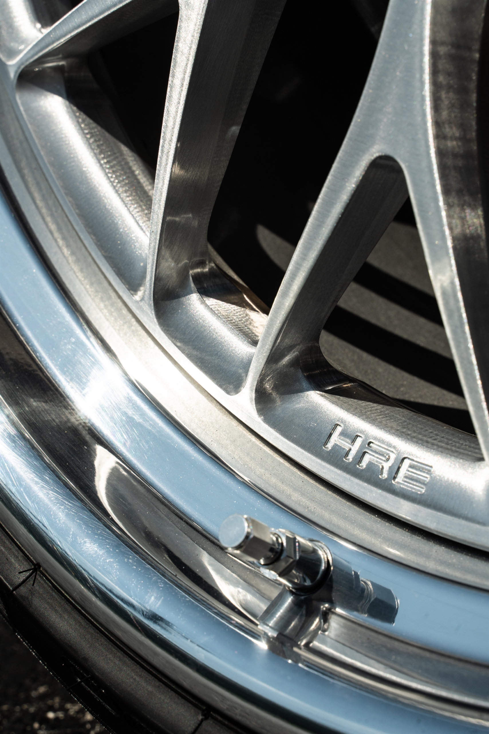 Porsche 992 Carrera S | Carrera White | on HRE 520 FMR | Brushed Clear