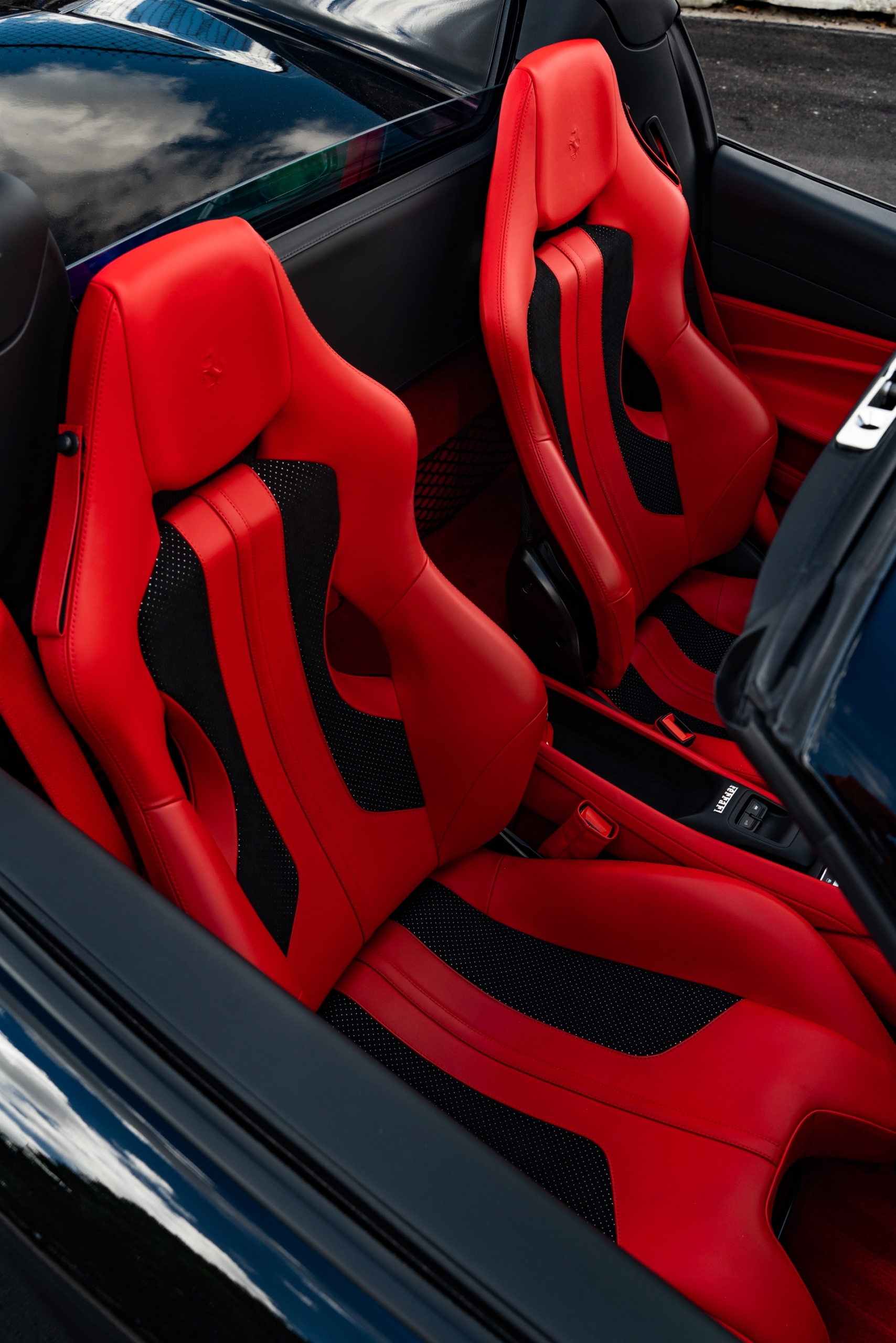 Ferrari F8 | Nero | on HRE 501M | Gloss Black