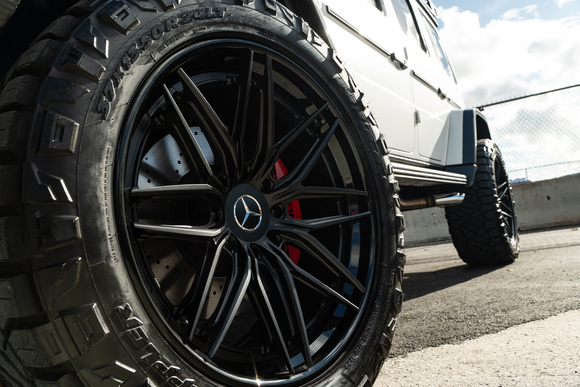 Mercedes G63 on 1886 Wheels