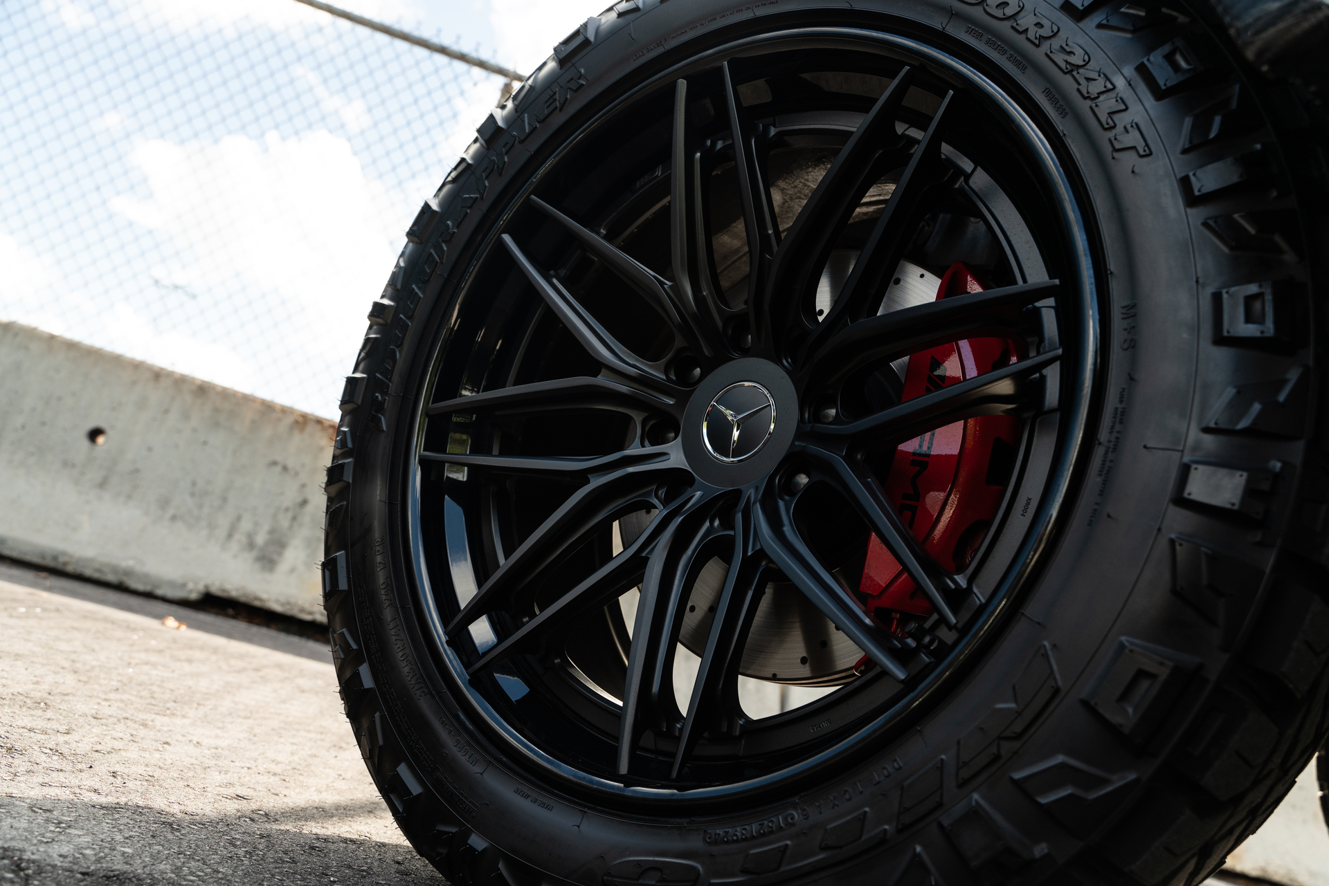 Mercedes G63 on 1886 Wheels