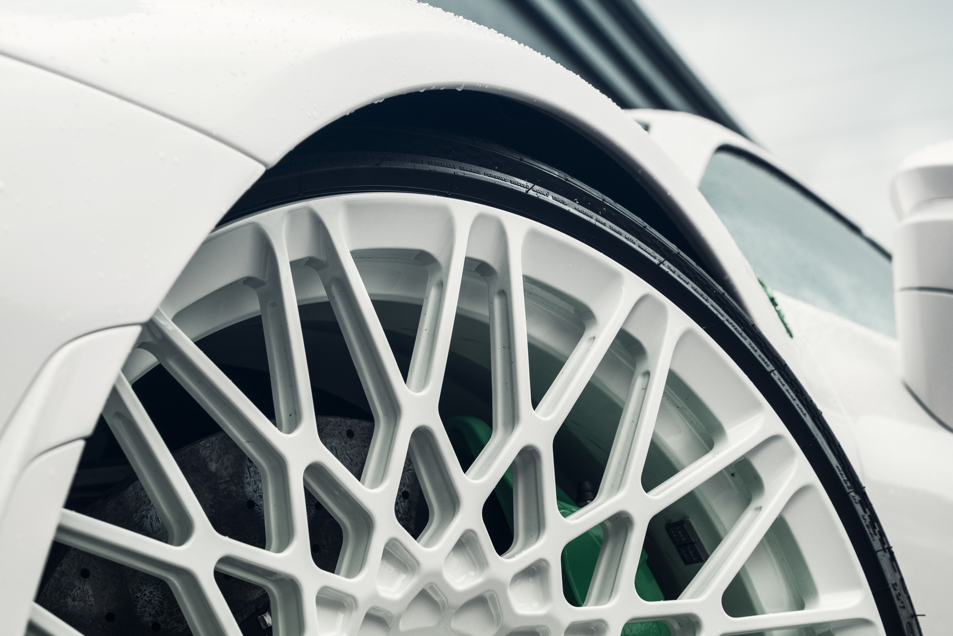 Ferrari SF90 on 1886 Wheels