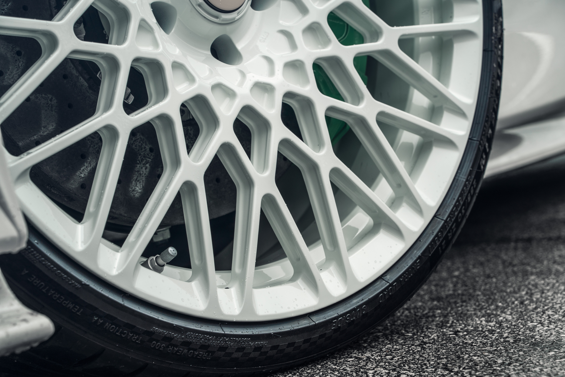 Ferrari SF90 on 1886 Wheels