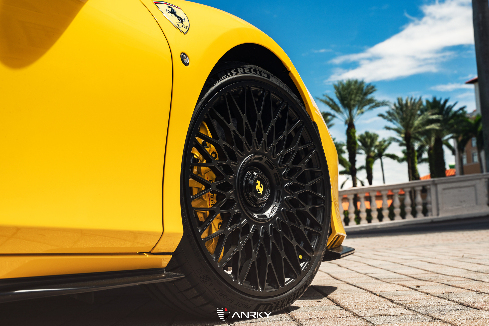 Ferrari F8 Tributo – RETROSeries RS7.1