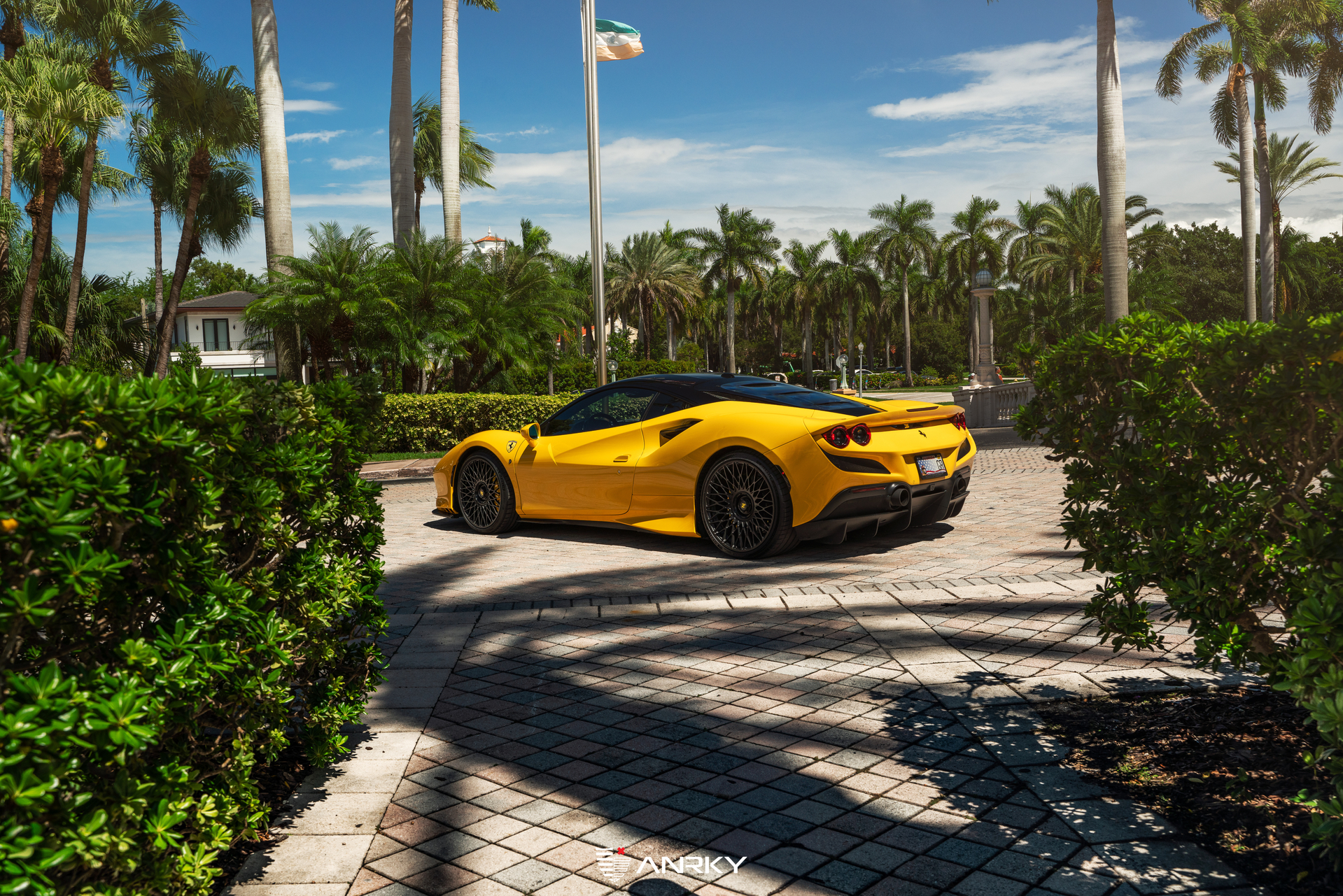 Ferrari F8 Tributo – RETROSeries RS7.1