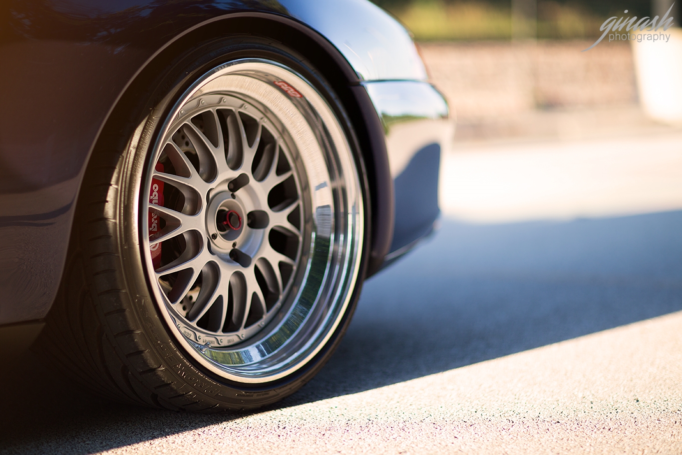 PORSCHE 993 C4S ON BBS E88