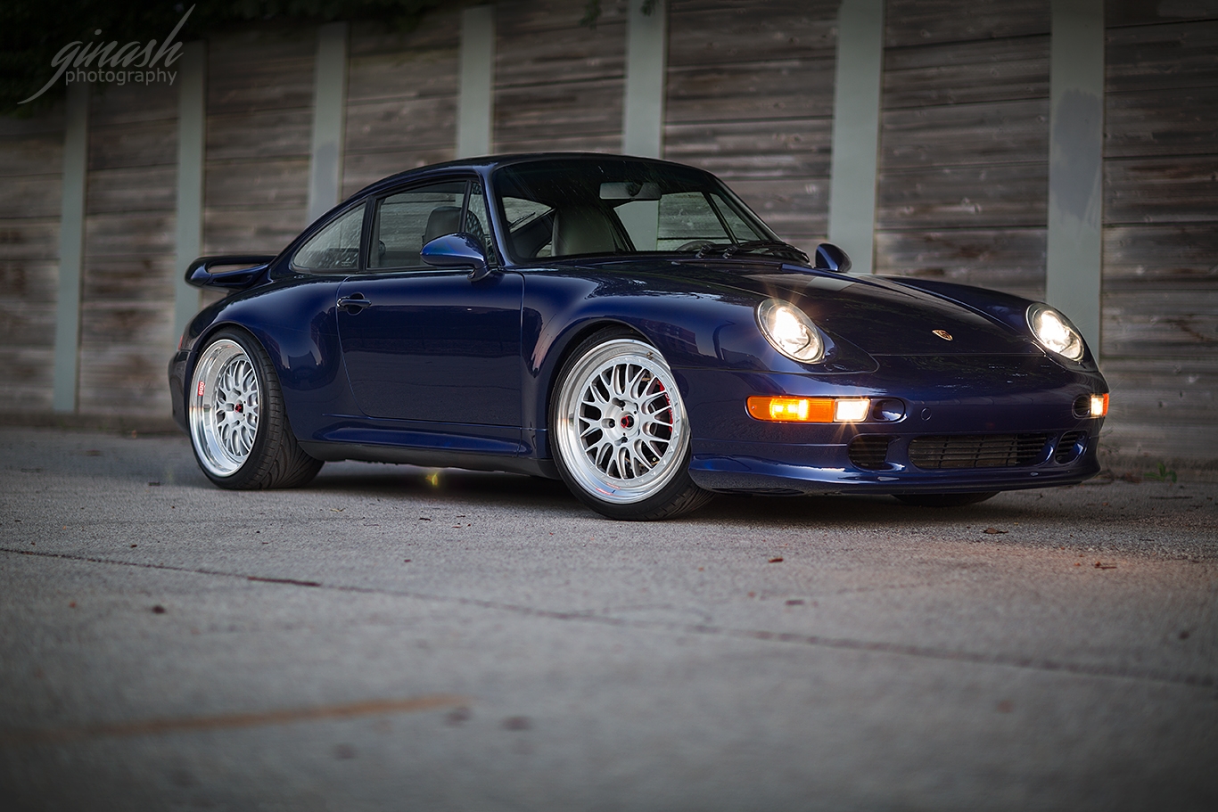 PORSCHE 993 C4S ON BBS E88