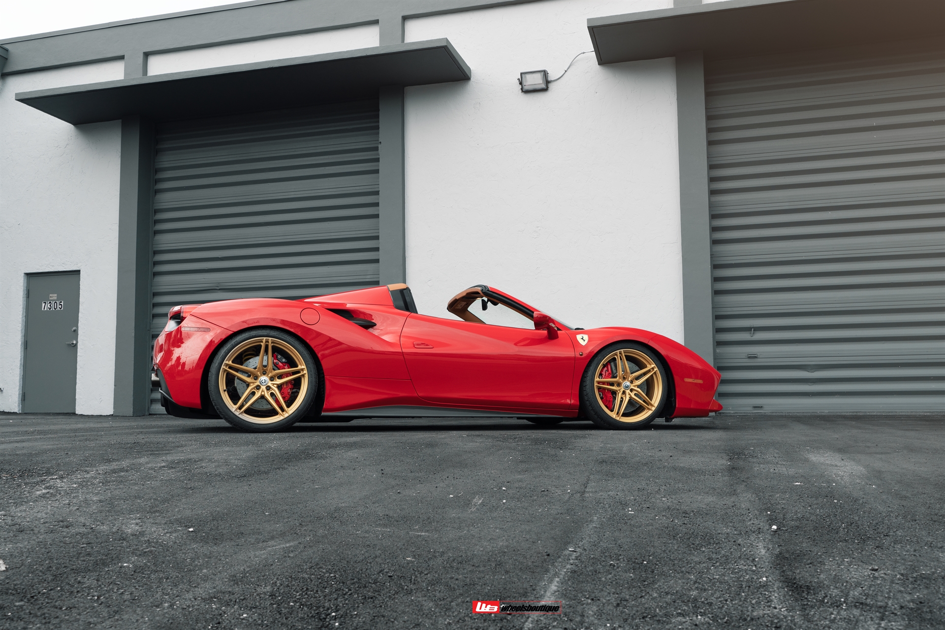 Ferrari 488 Spider | Rosso Corza | on HRE P107SC | Frozen Polished Gold