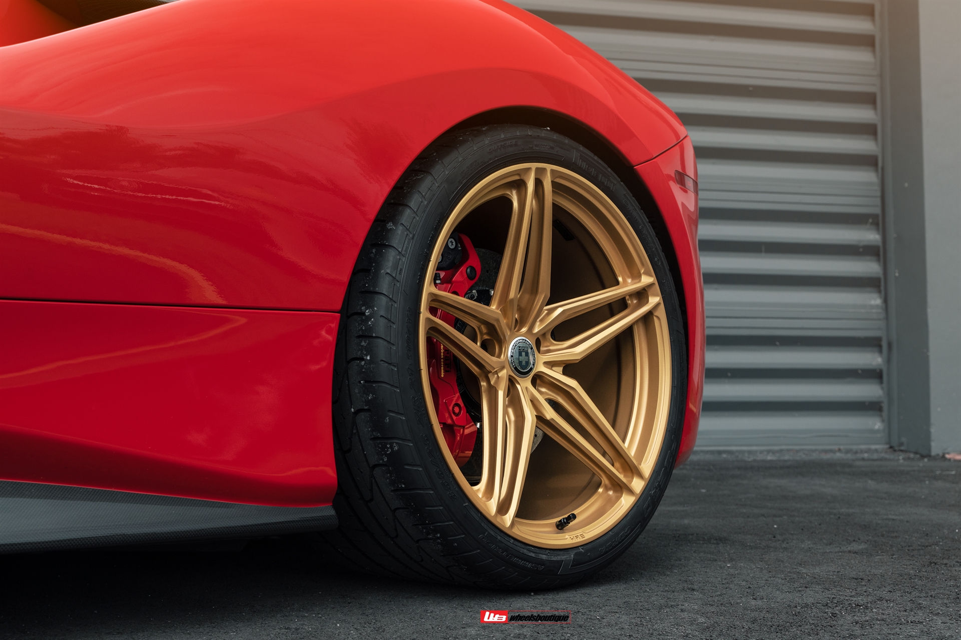 Ferrari 488 Spider | Rosso Corza | on HRE P107SC | Frozen Polished Gold