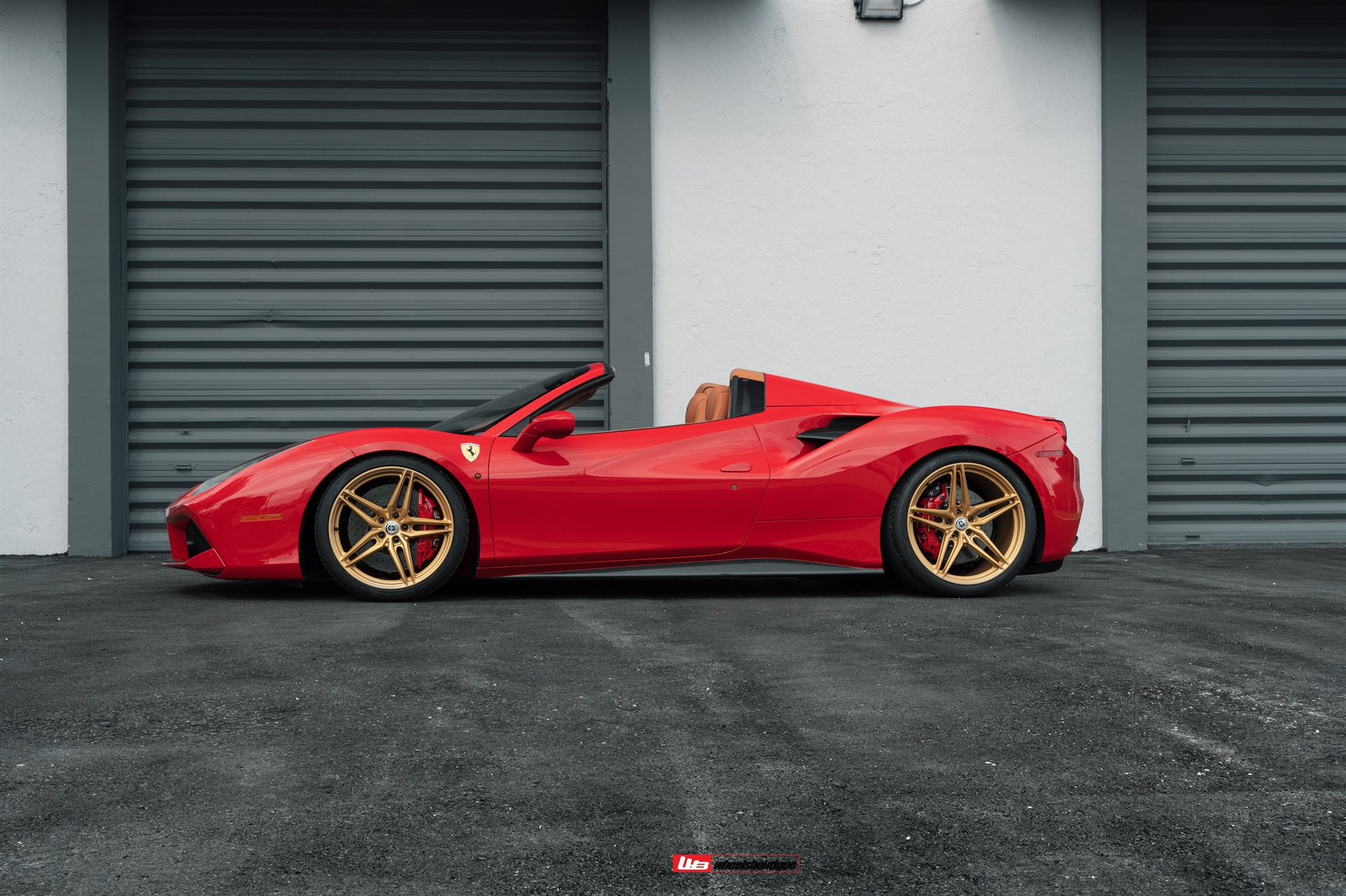 Ferrari 488 Spider | Rosso Corza | on HRE P107SC | Frozen Polished Gold