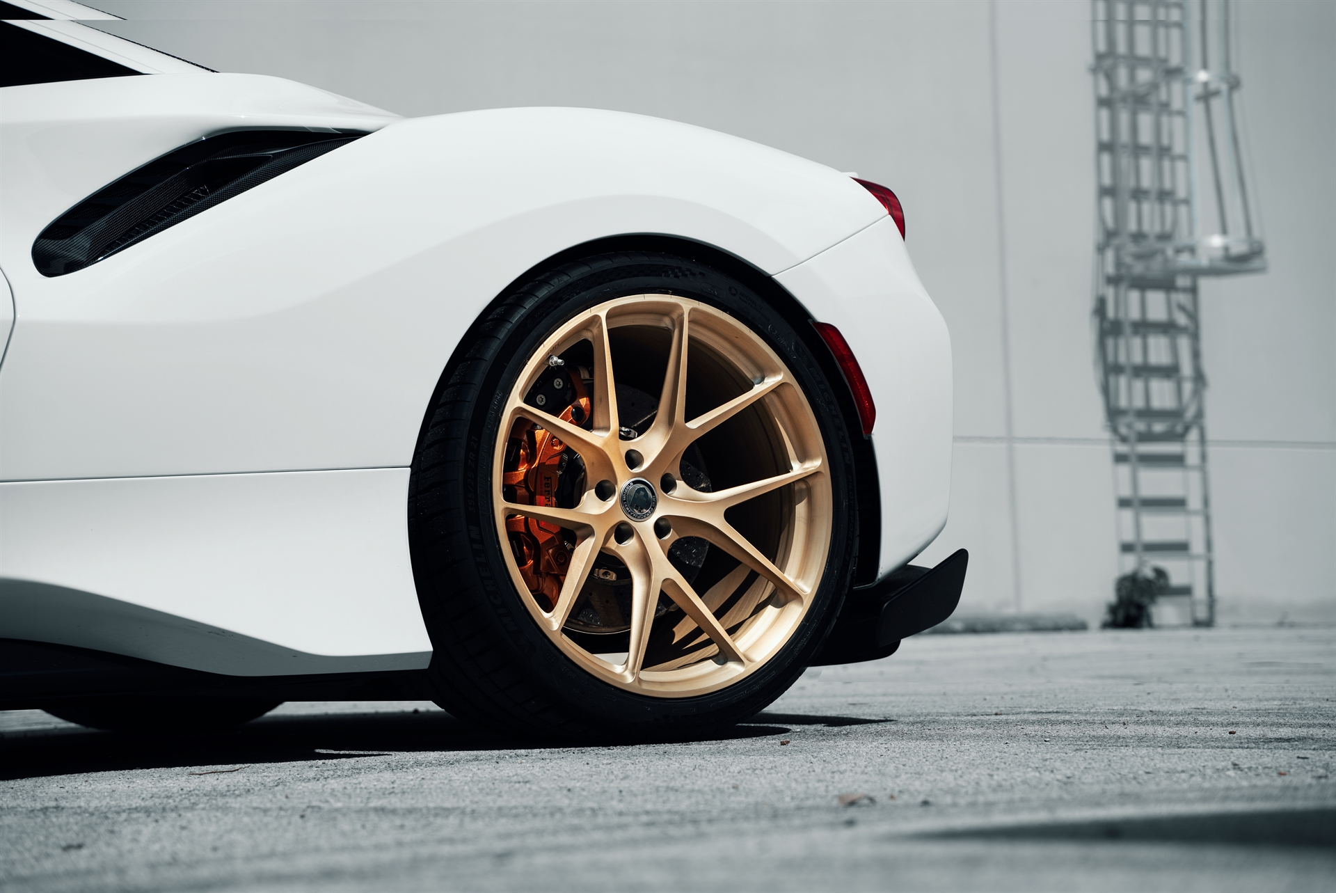 Ferrari 488 Pista | Bianco Avus | on HRE P101 | Frozen Brushed  Gold