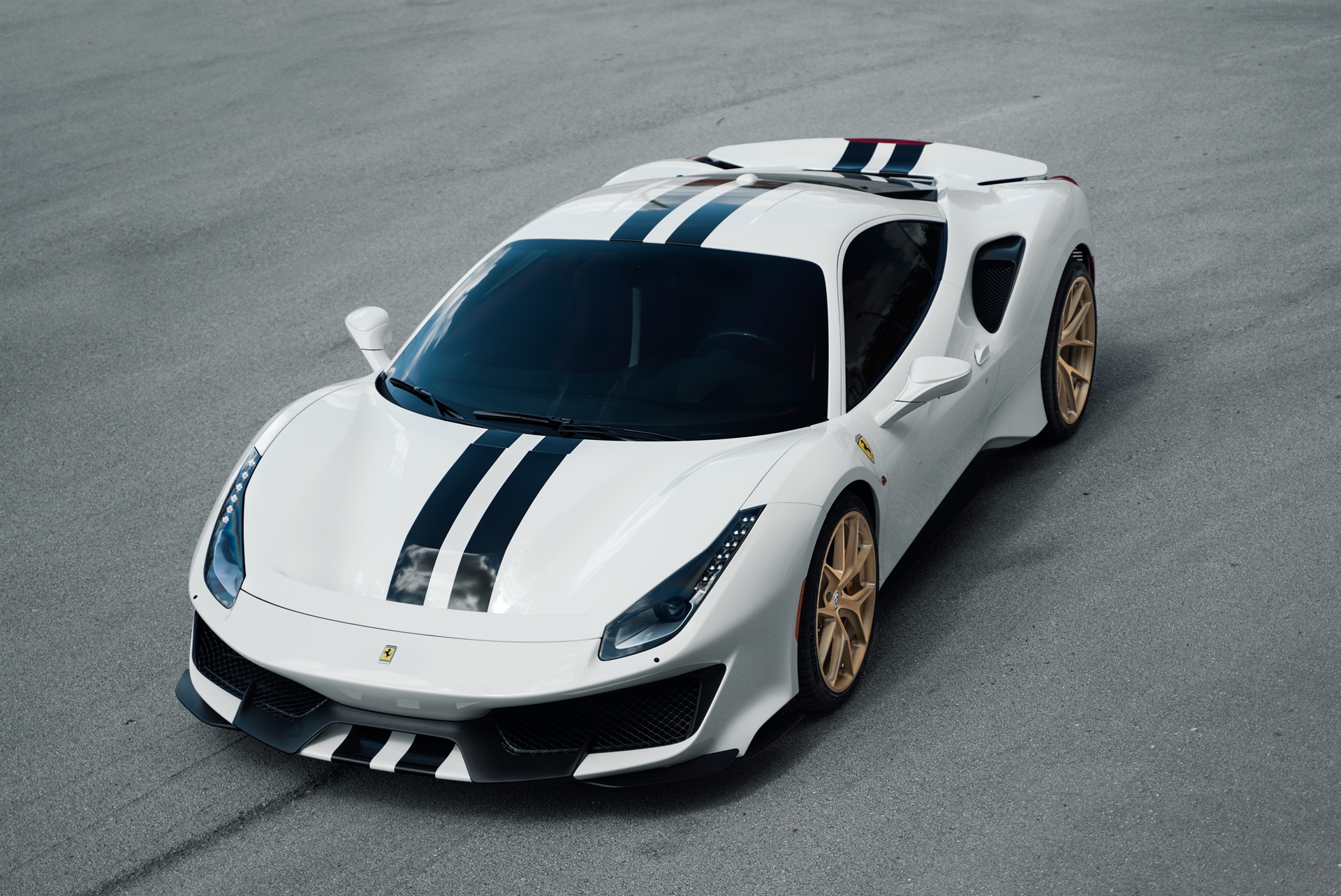 Ferrari 488 Pista | Bianco Avus | on HRE P101 | Frozen Brushed  Gold