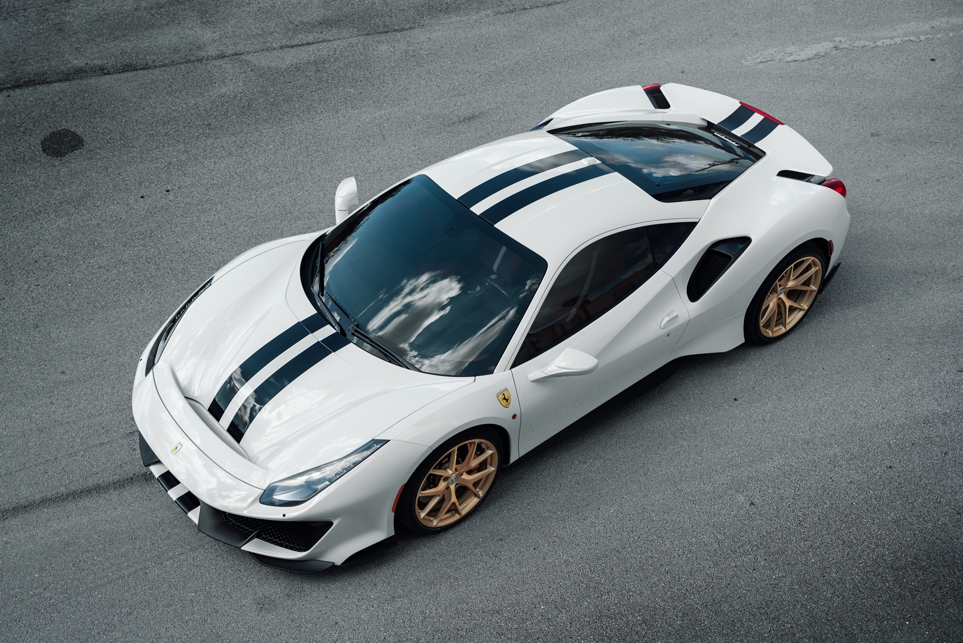 Ferrari 488 Pista | Bianco Avus | on HRE P101 | Frozen Brushed  Gold