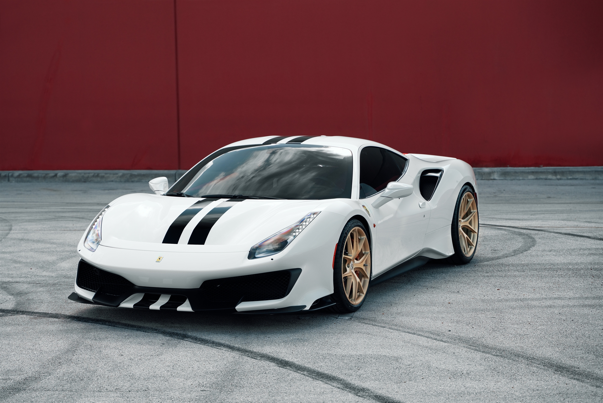 Ferrari 488 Pista | Bianco Avus | on HRE P101 | Frozen Brushed  Gold