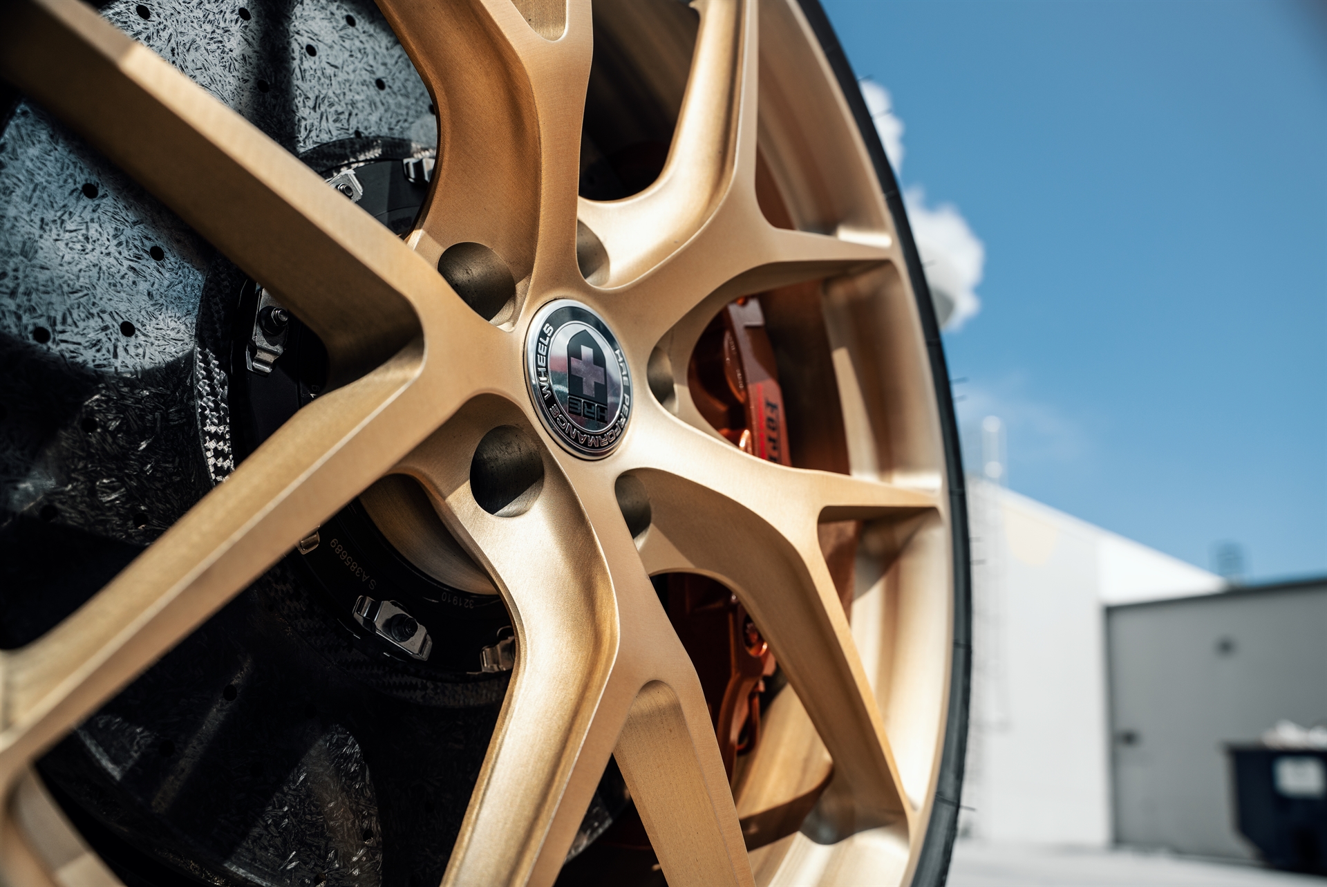 Ferrari 488 Pista | Bianco Avus | on HRE P101 | Frozen Brushed  Gold