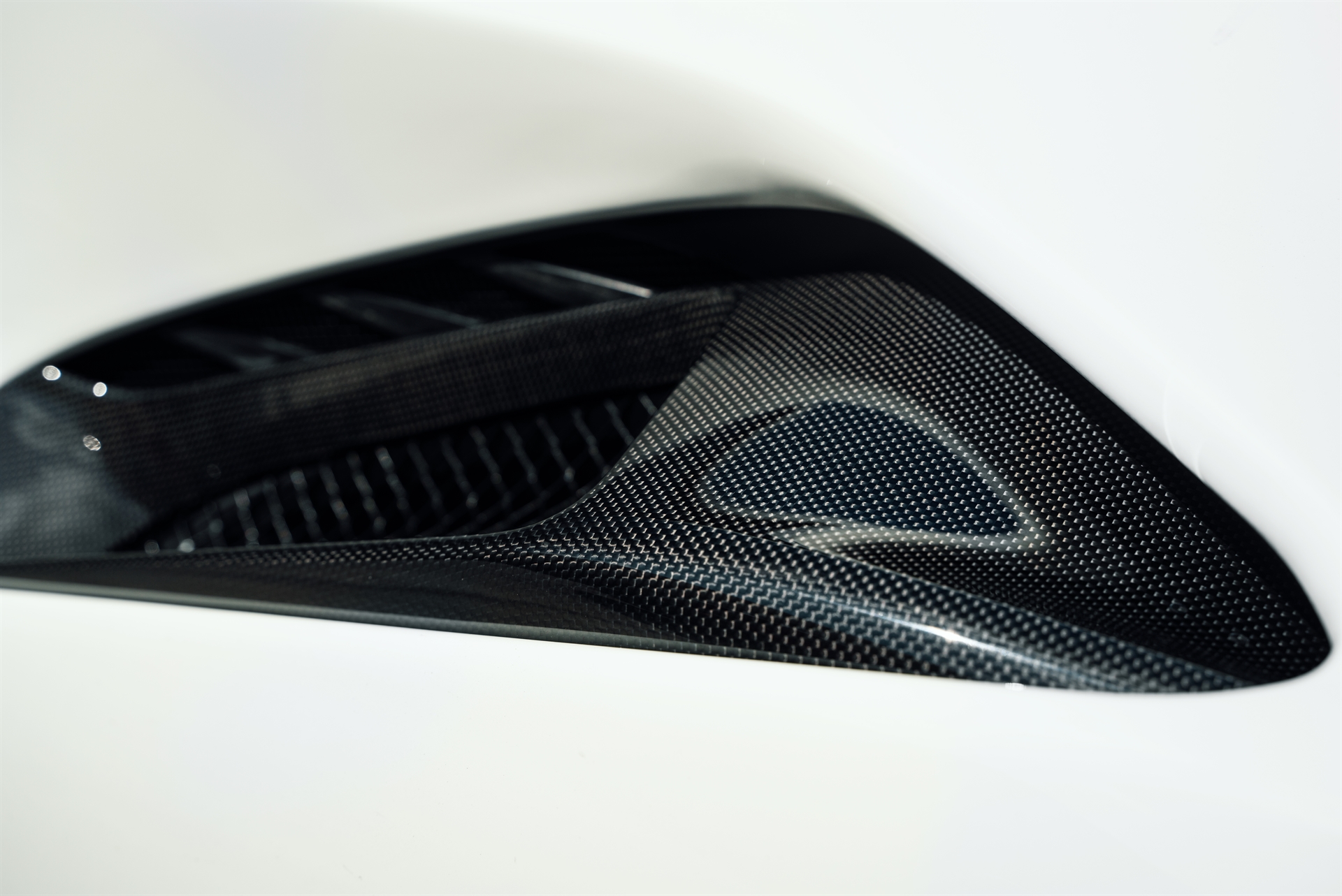 Ferrari 488 Pista | Bianco Avus | on HRE P101 | Frozen Brushed  Gold