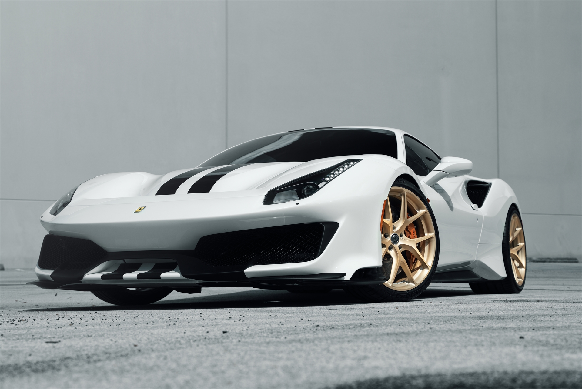 Ferrari 488 Pista | Bianco Avus | on HRE P101 | Frozen Brushed  Gold
