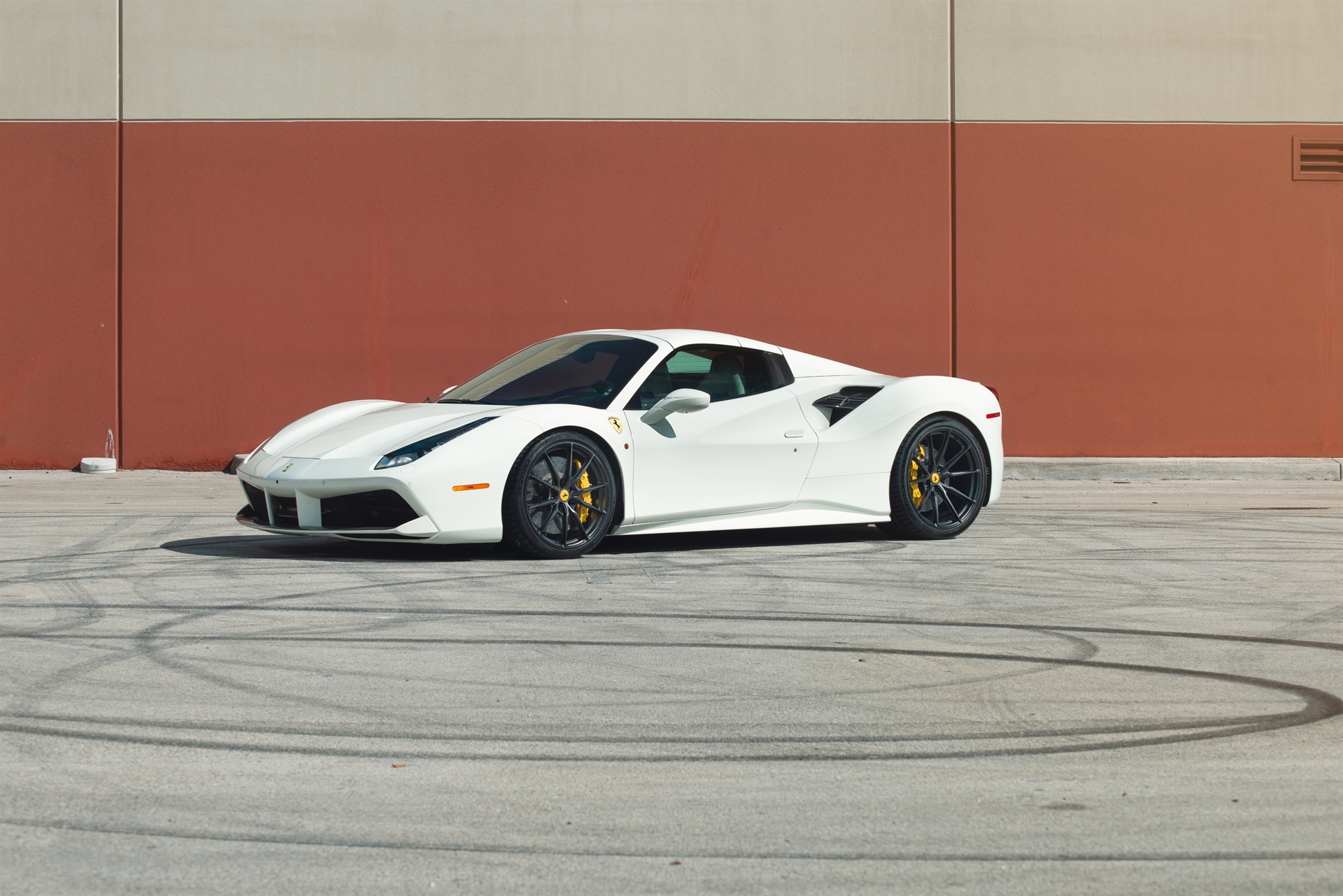Ferrari 488 Spider | Bianco Avus | on HRE P104SC | Satin Black