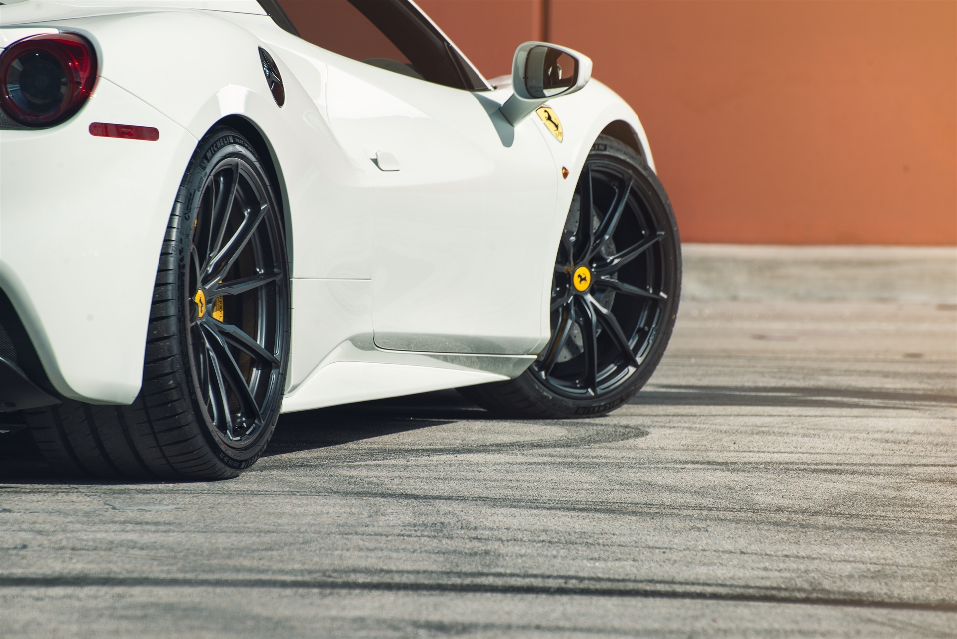 Ferrari 488 Spider | Bianco Avus | on HRE P104SC | Satin Black
