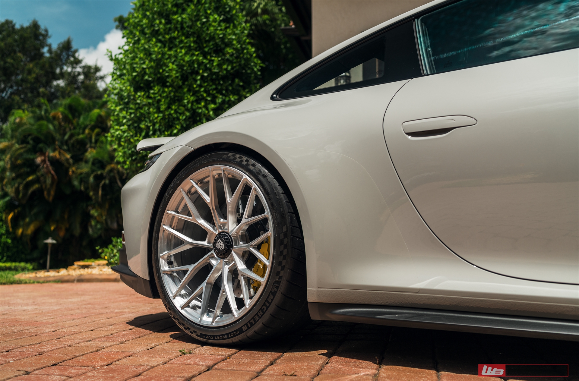 ANRKY AN10 | Porsche 992 GT3 Touring