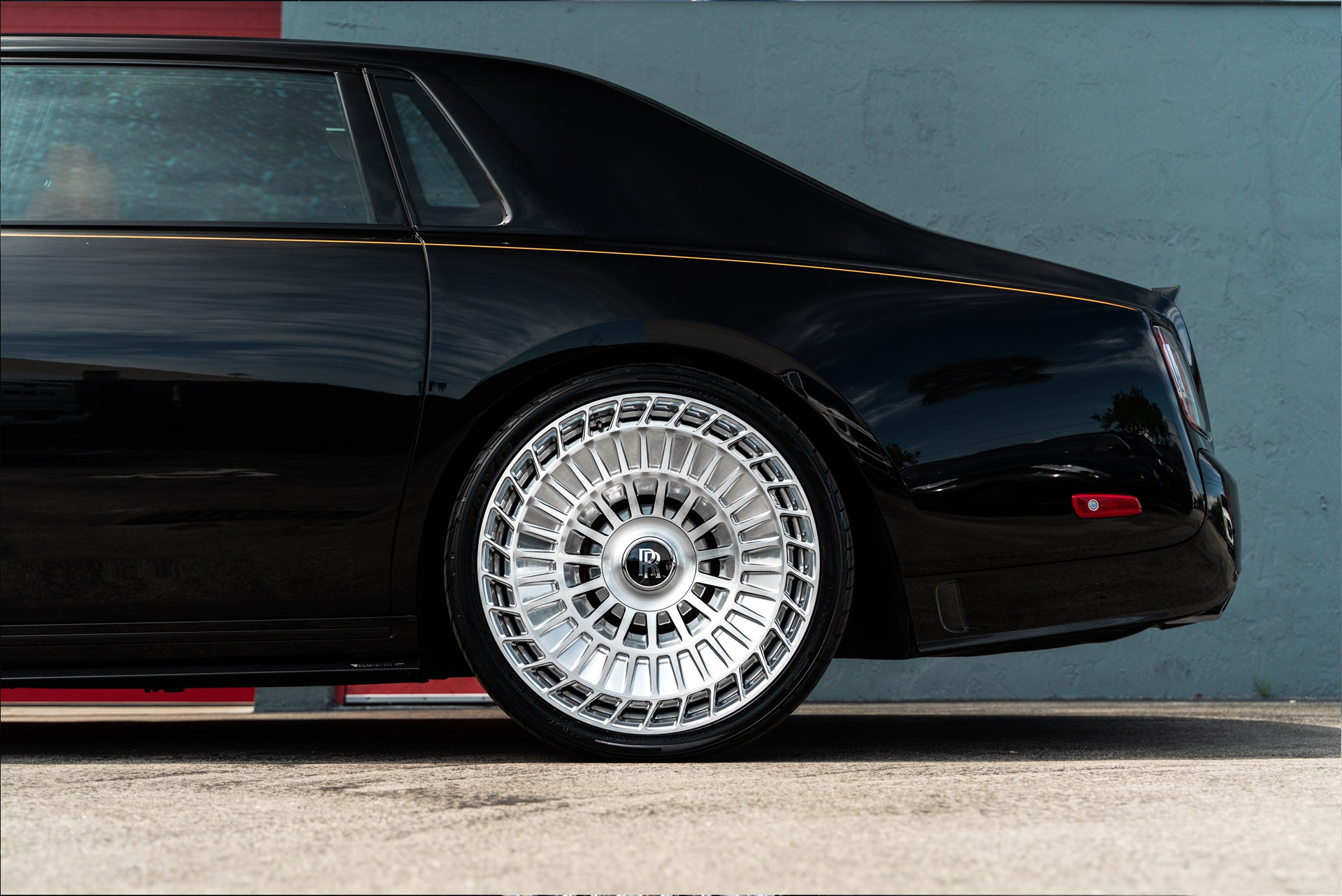 Rolls-Royce Phantom EWB with Mansory Widebody Kit